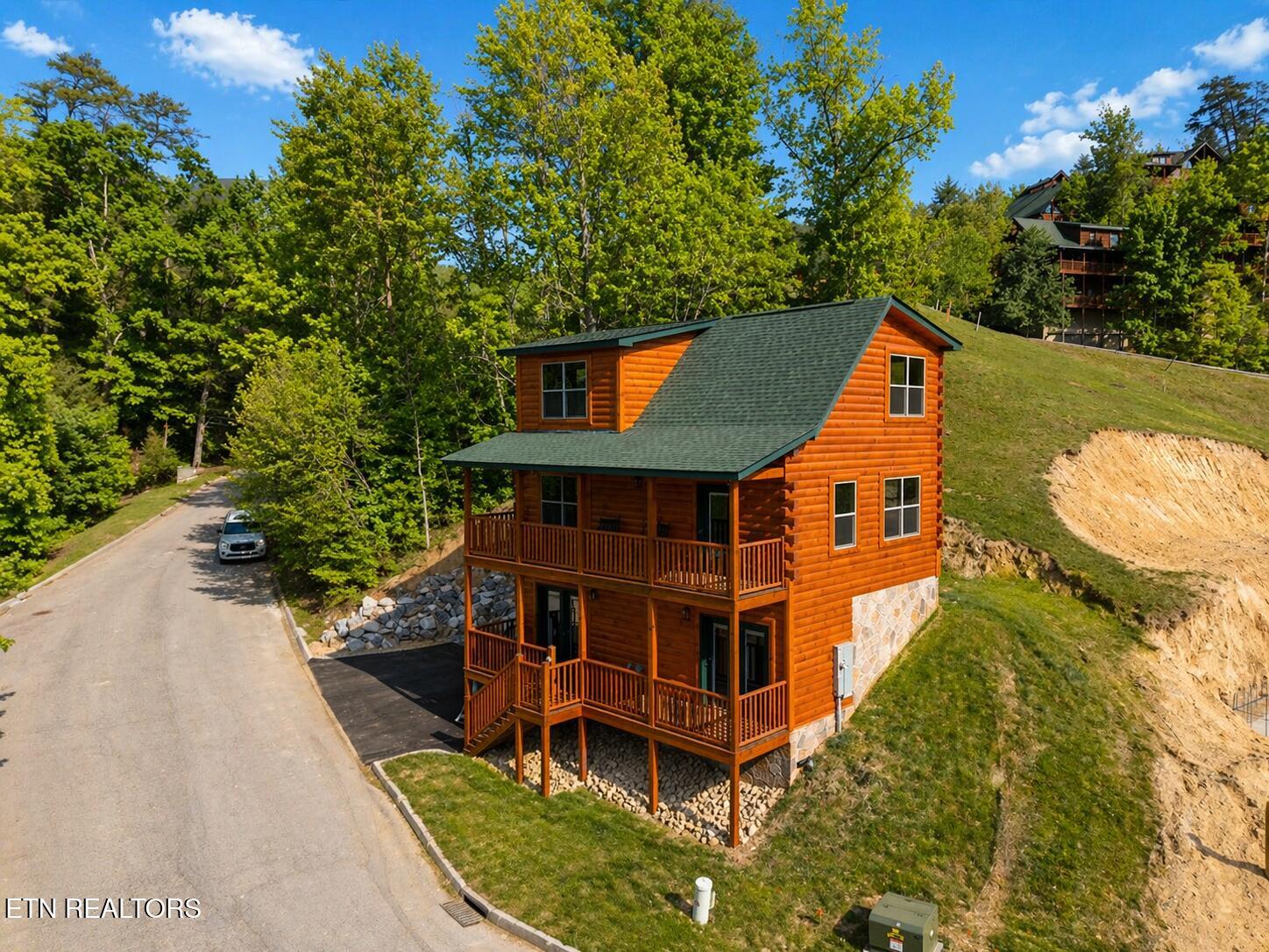 1632 Mountain Lodge Way Pigeon Forge TN 37862