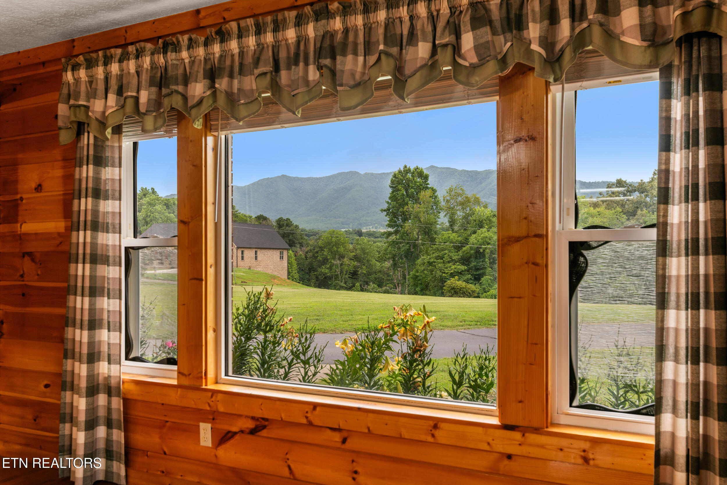 7197 Old Tuckaleechee Road Townsend TN 37882