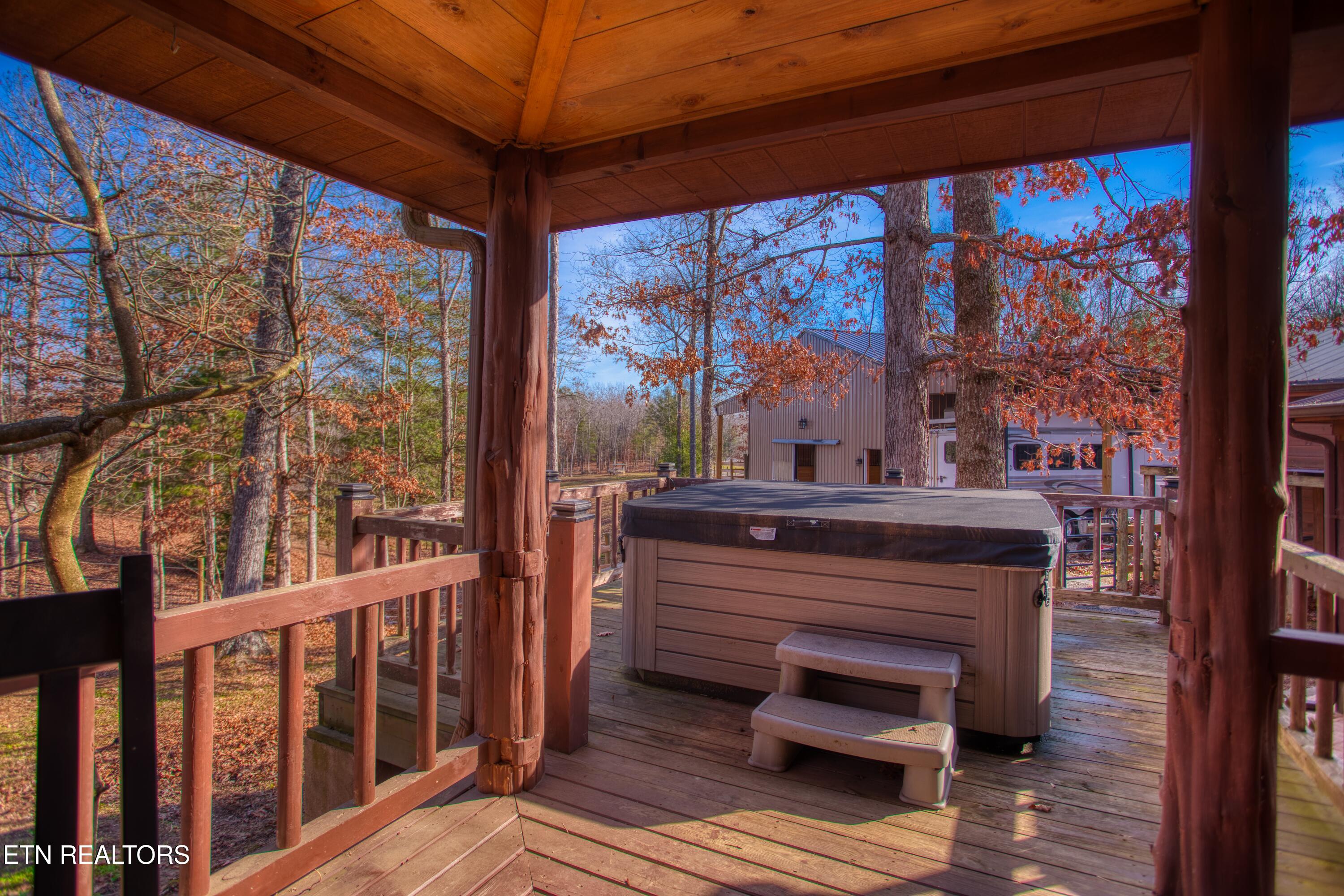 250 Briar Point Road Allardt TN 38504