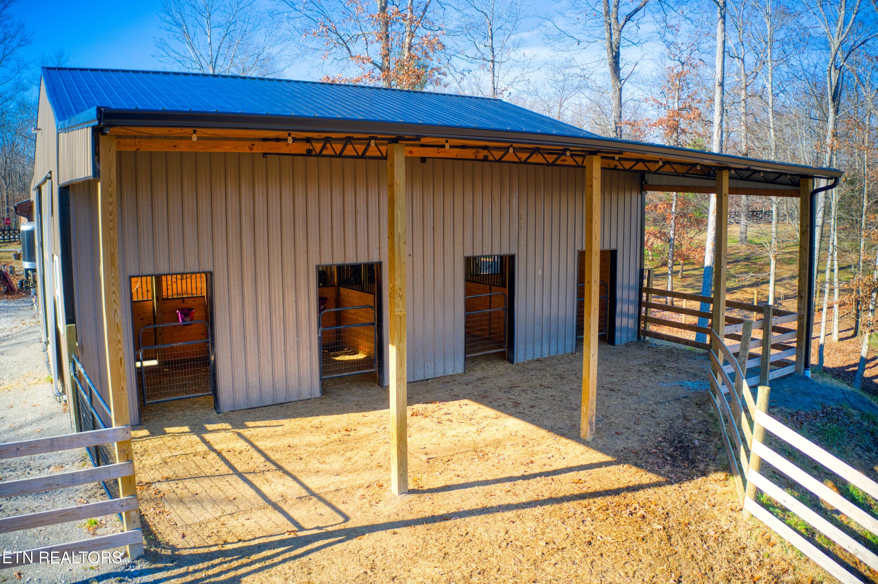 250 Briar Point Road Allardt TN 38504