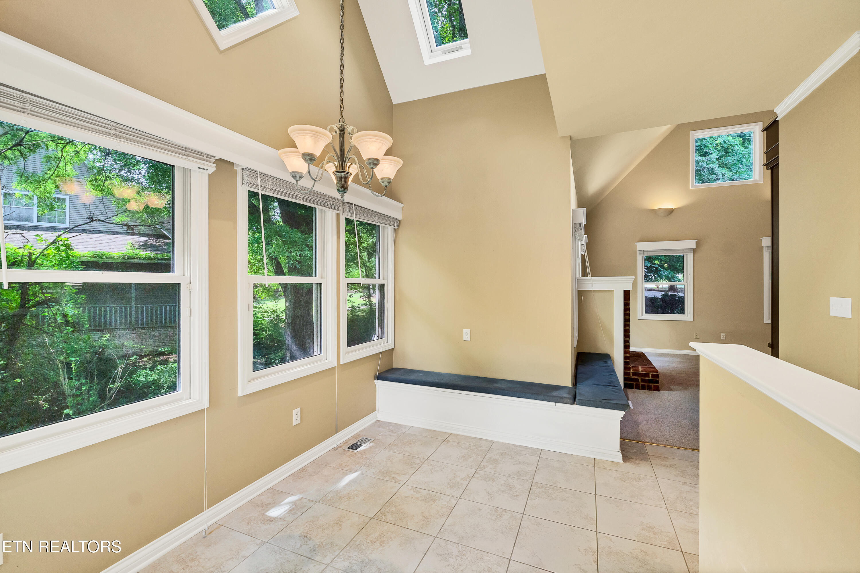 1302 Dunbarton Drive Maryville TN 37803