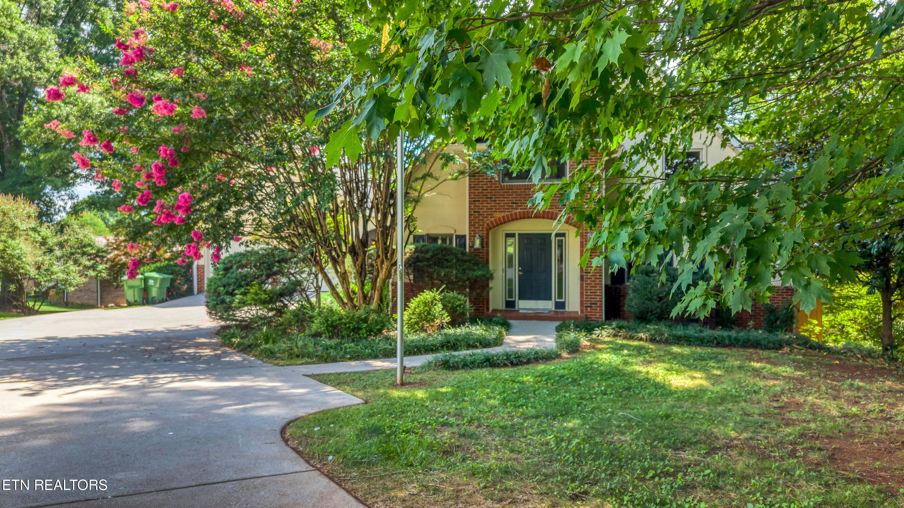1302 Dunbarton Drive Maryville TN 37803