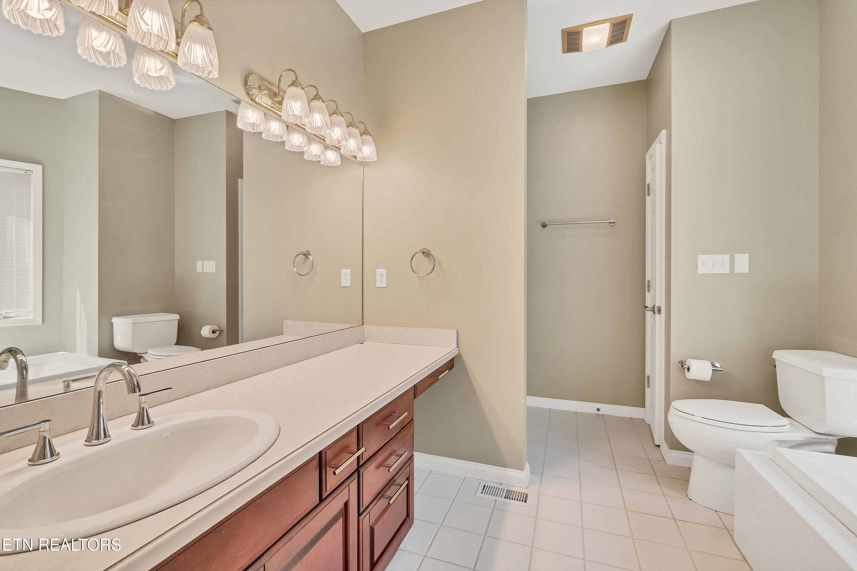 1302 Dunbarton Drive Maryville TN 37803