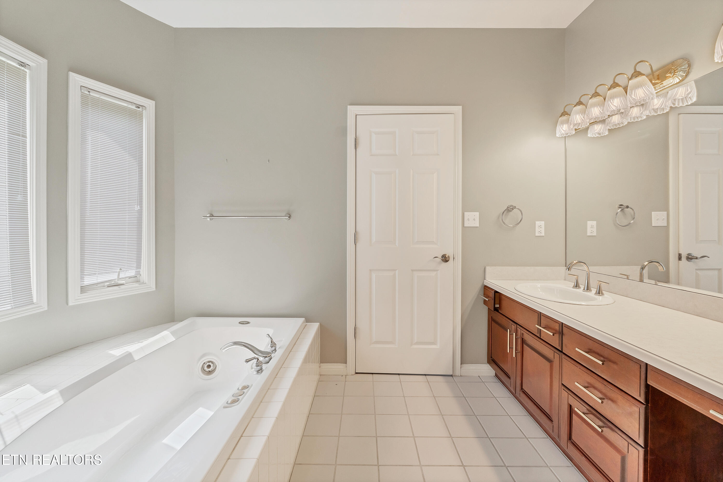 1302 Dunbarton Drive Maryville TN 37803