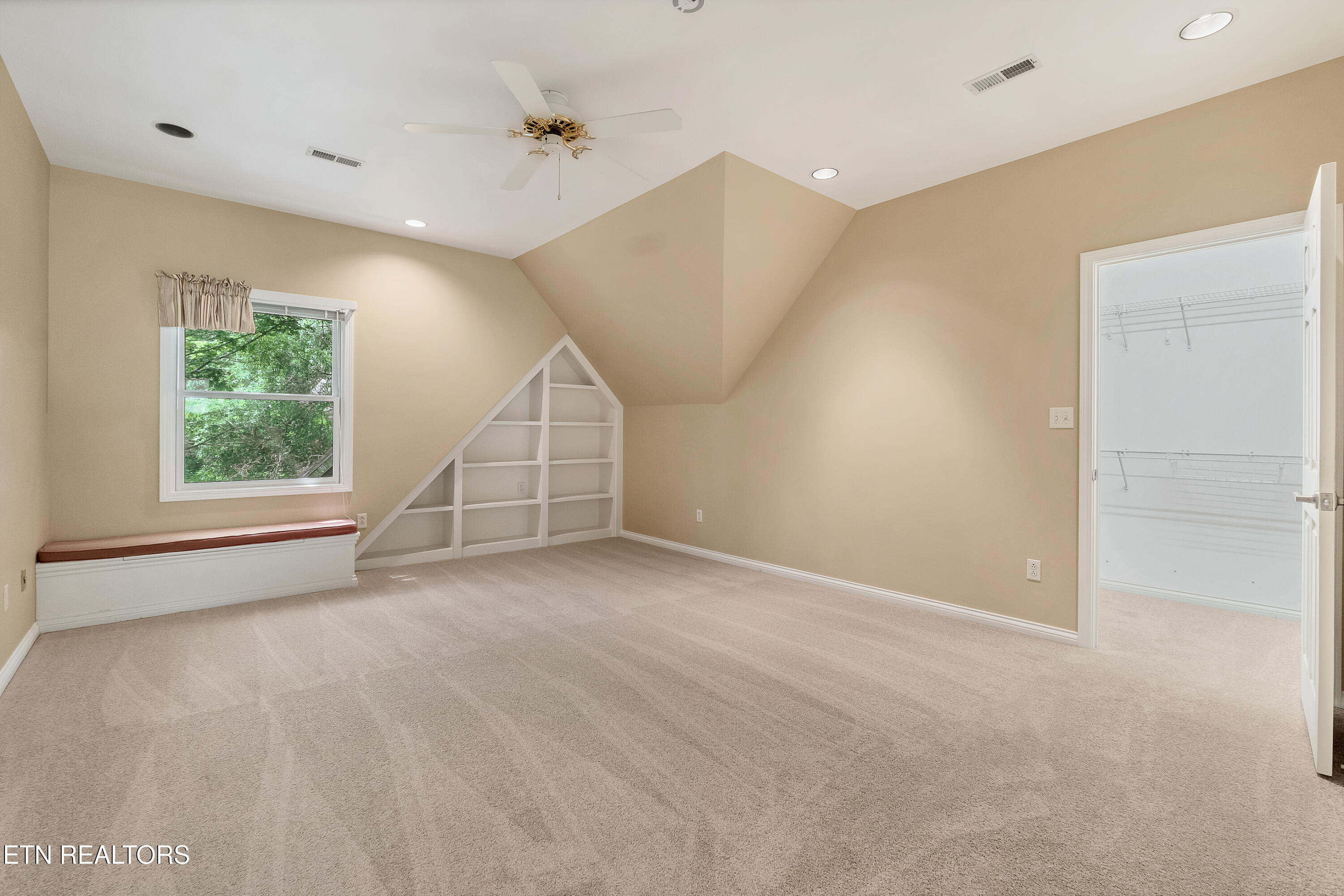 1302 Dunbarton Drive Maryville TN 37803