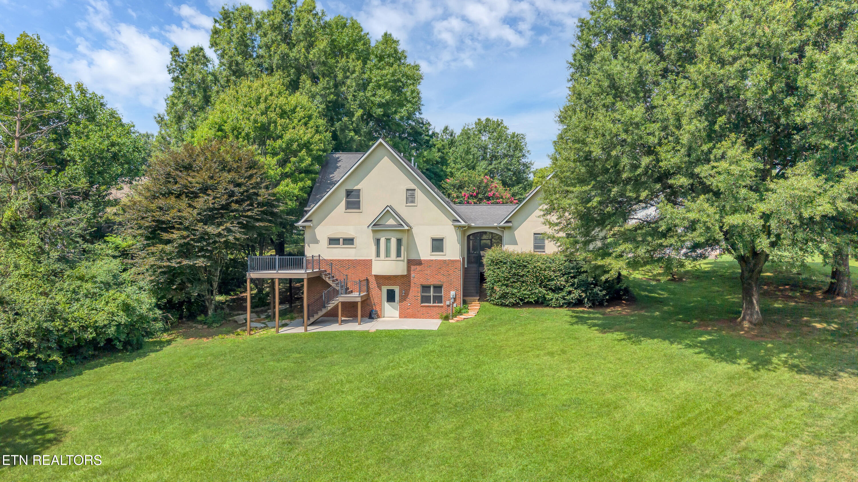 1302 Dunbarton Drive Maryville TN 37803