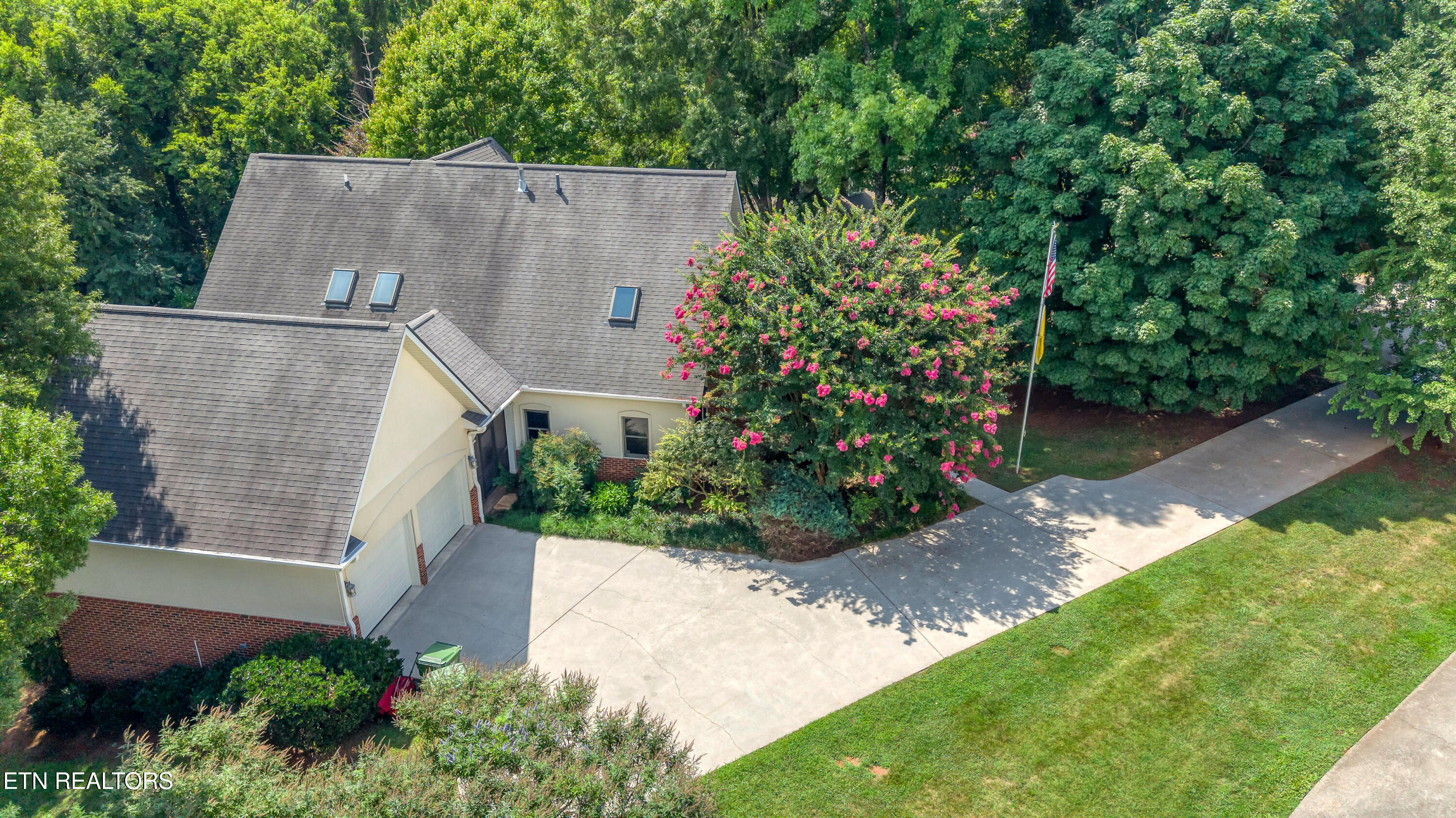 1302 Dunbarton Drive Maryville TN 37803