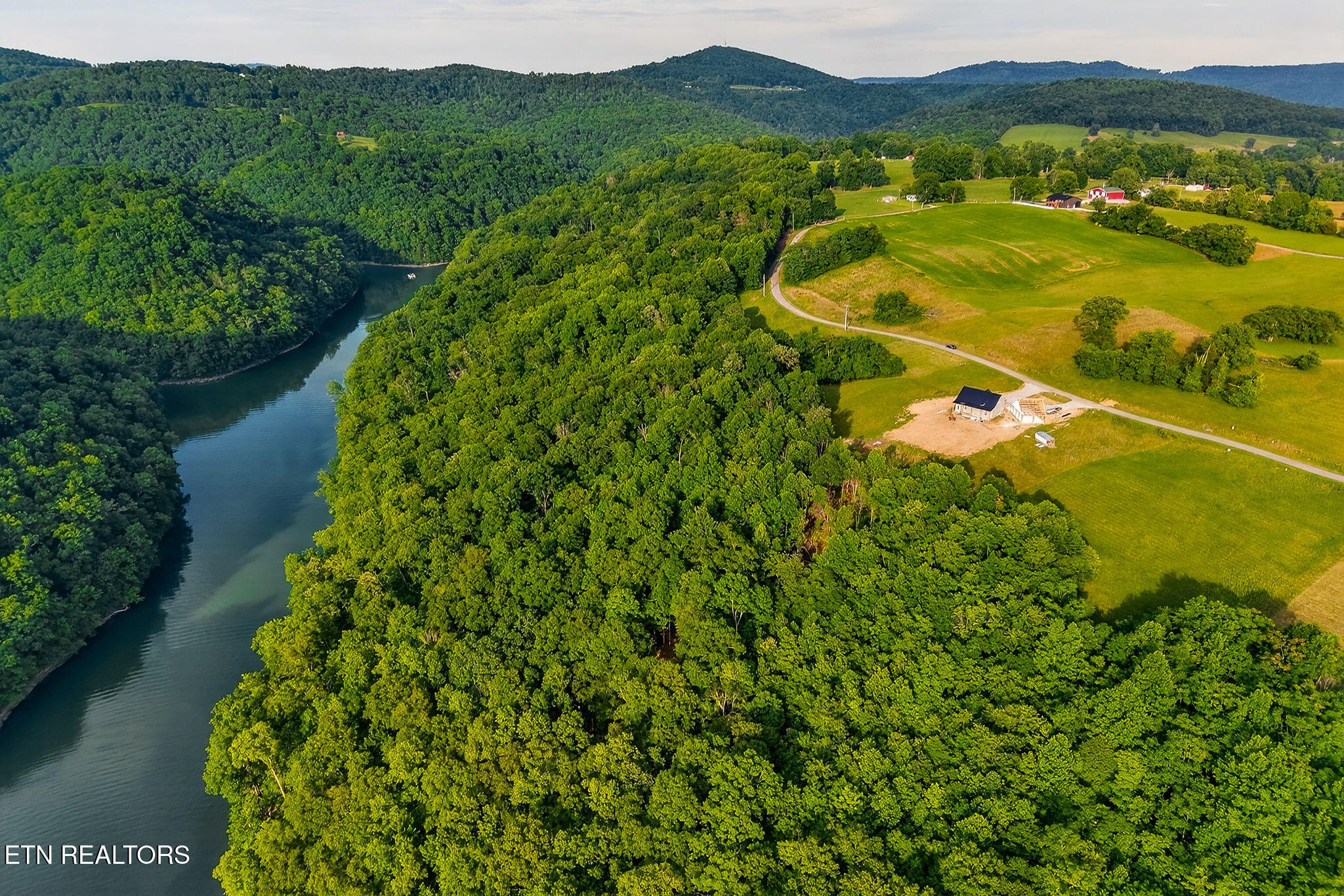689 Amonett Circle Byrdstown TN 38549