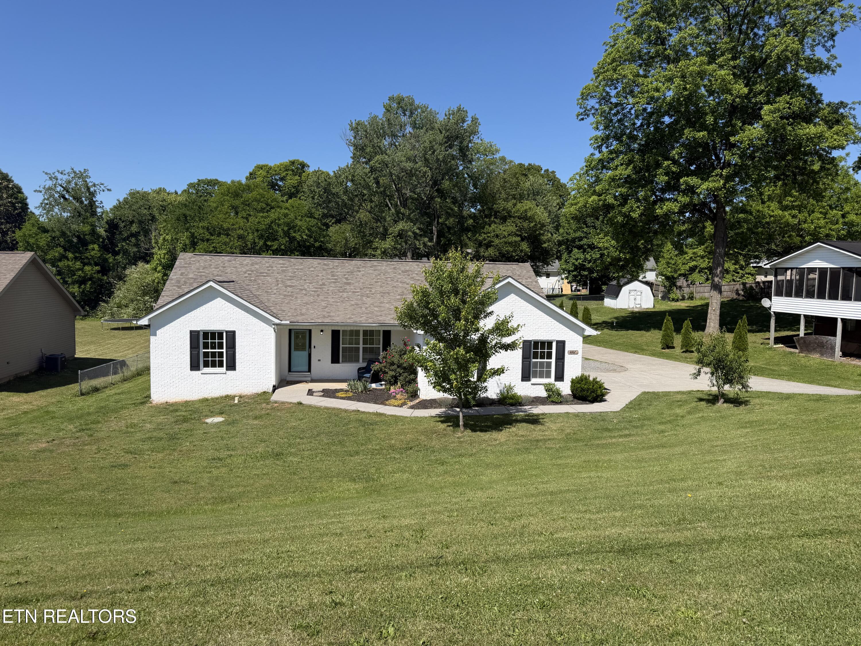 2207 Tuckaleechee Pike Maryville TN 37803