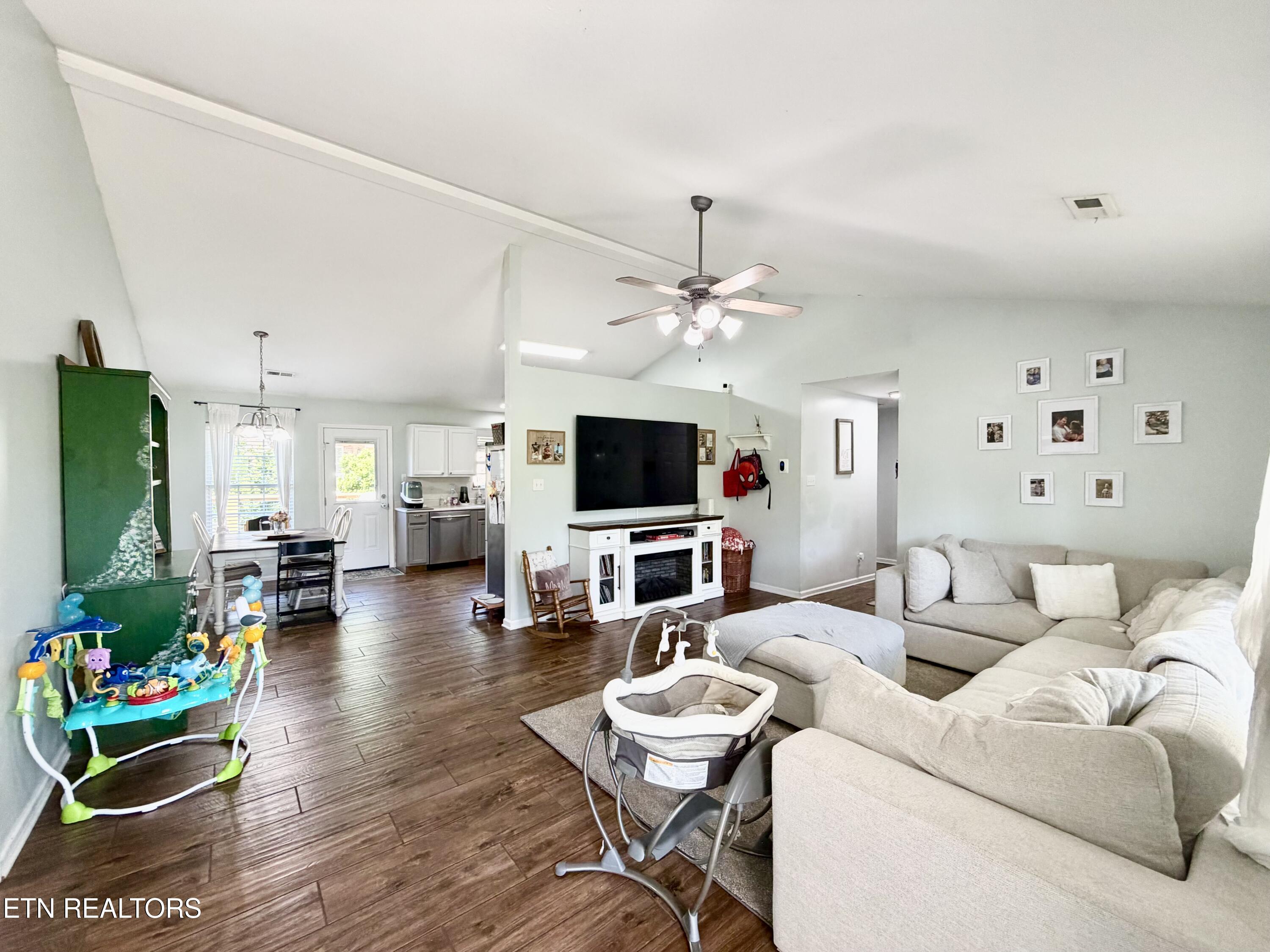 2207 Tuckaleechee Pike Maryville TN 37803