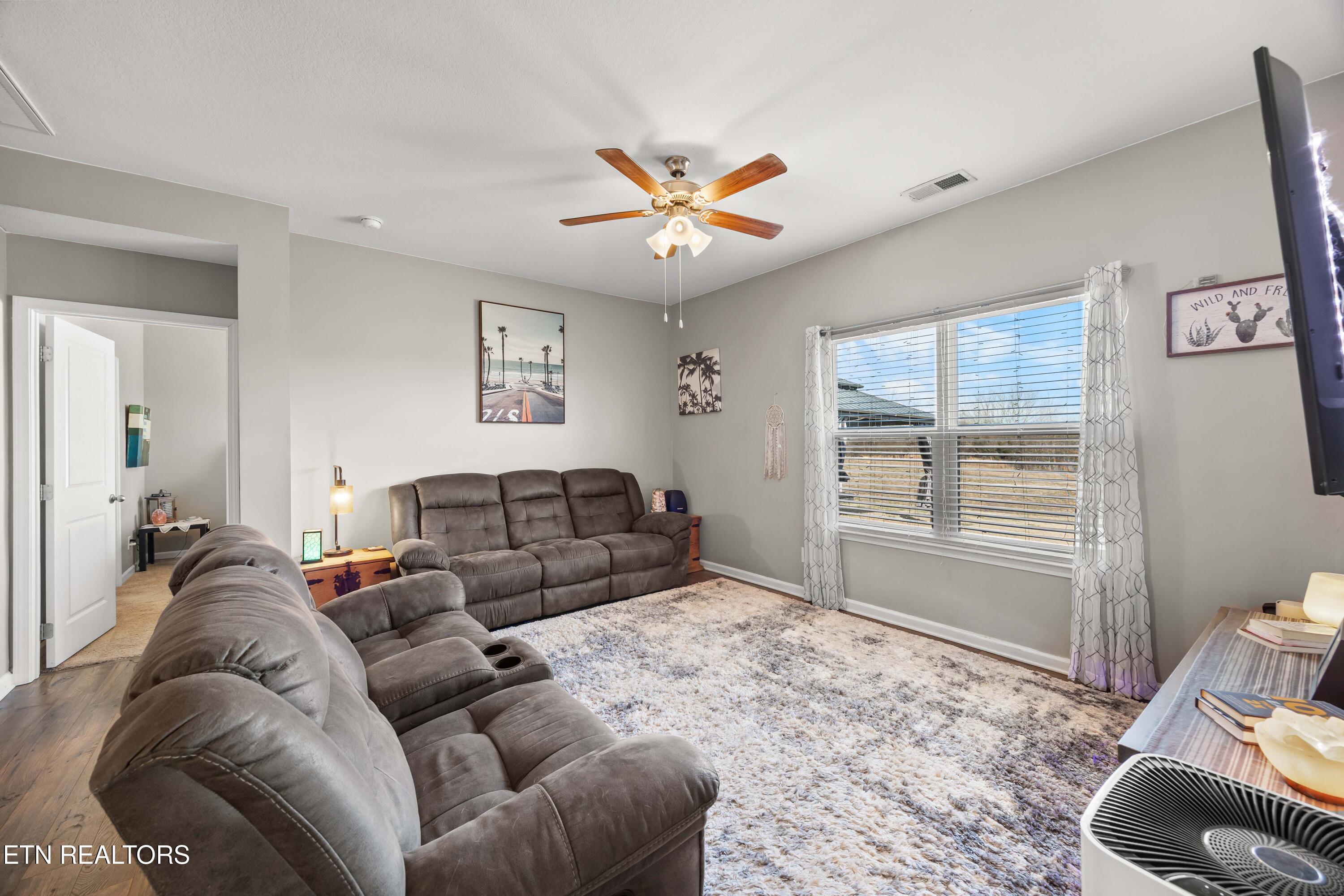 294 Cedar Park Drive Loudon TN 37774