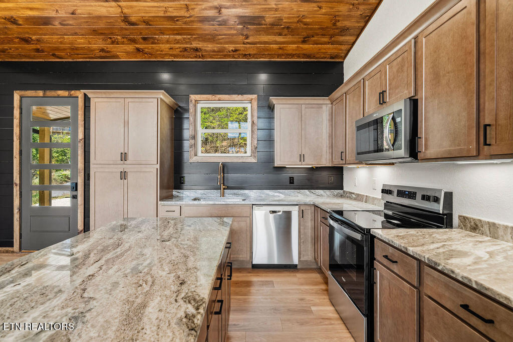 1731 Bluff Ridge Road Sevierville TN 37876