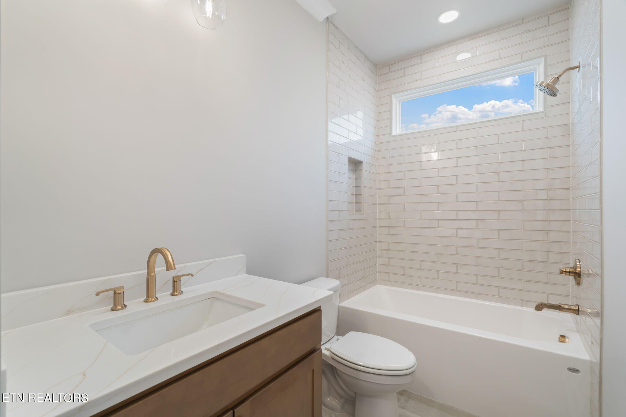 204 Goldcrest Drive Vonore TN 37885
