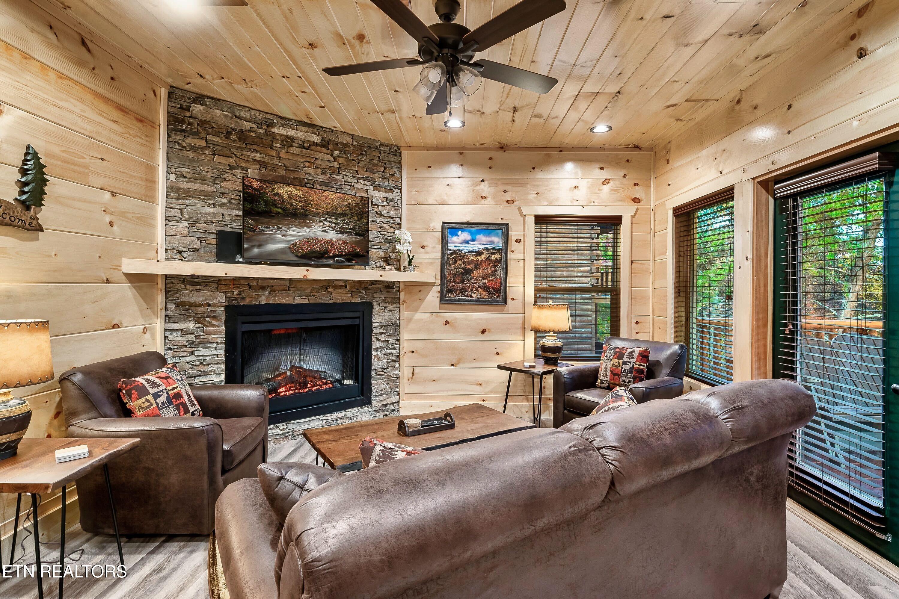 842 Black Bear Cub Way Sevierville TN 37862