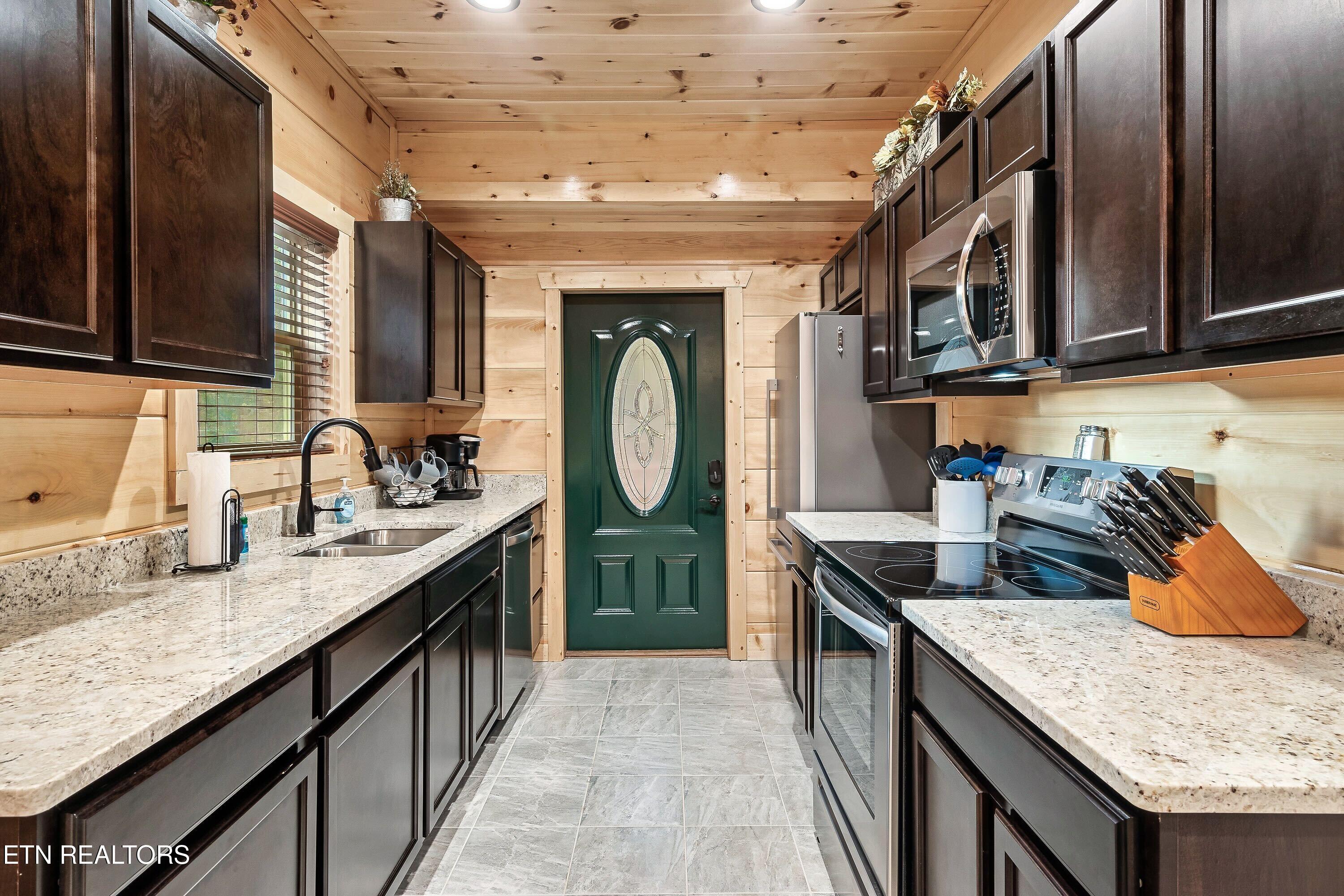 842 Black Bear Cub Way Sevierville TN 37862