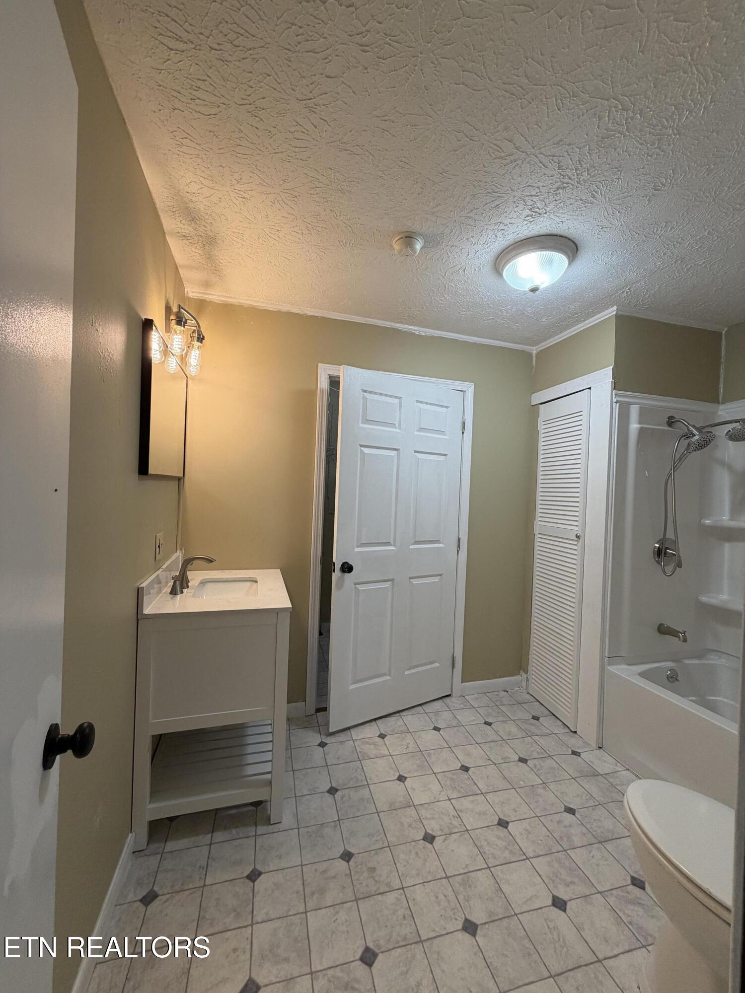 116 Oakdale Avenue Harrogate TN 37752