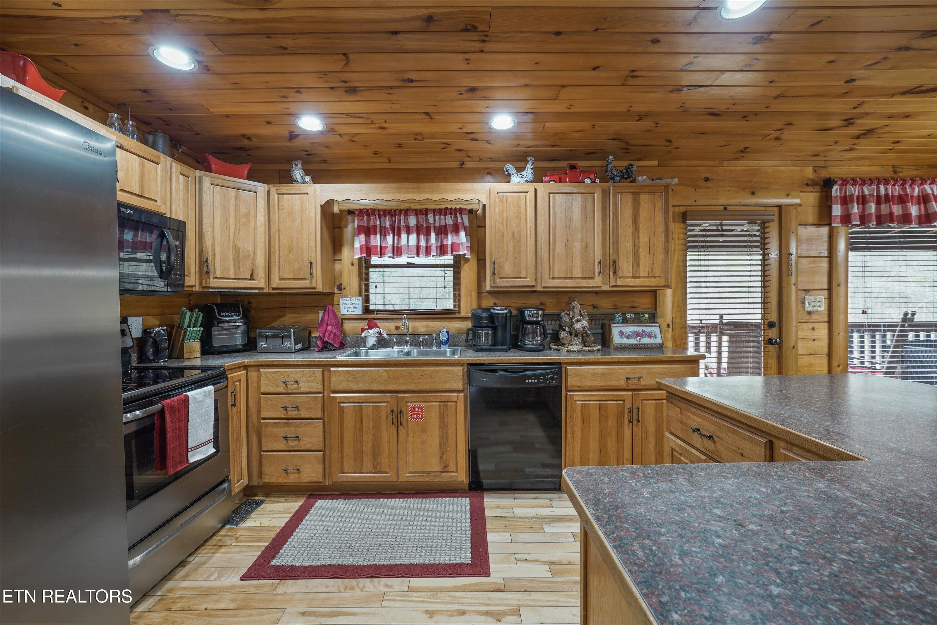 1339 Zachary Thomas Lane Sevierville TN 37876