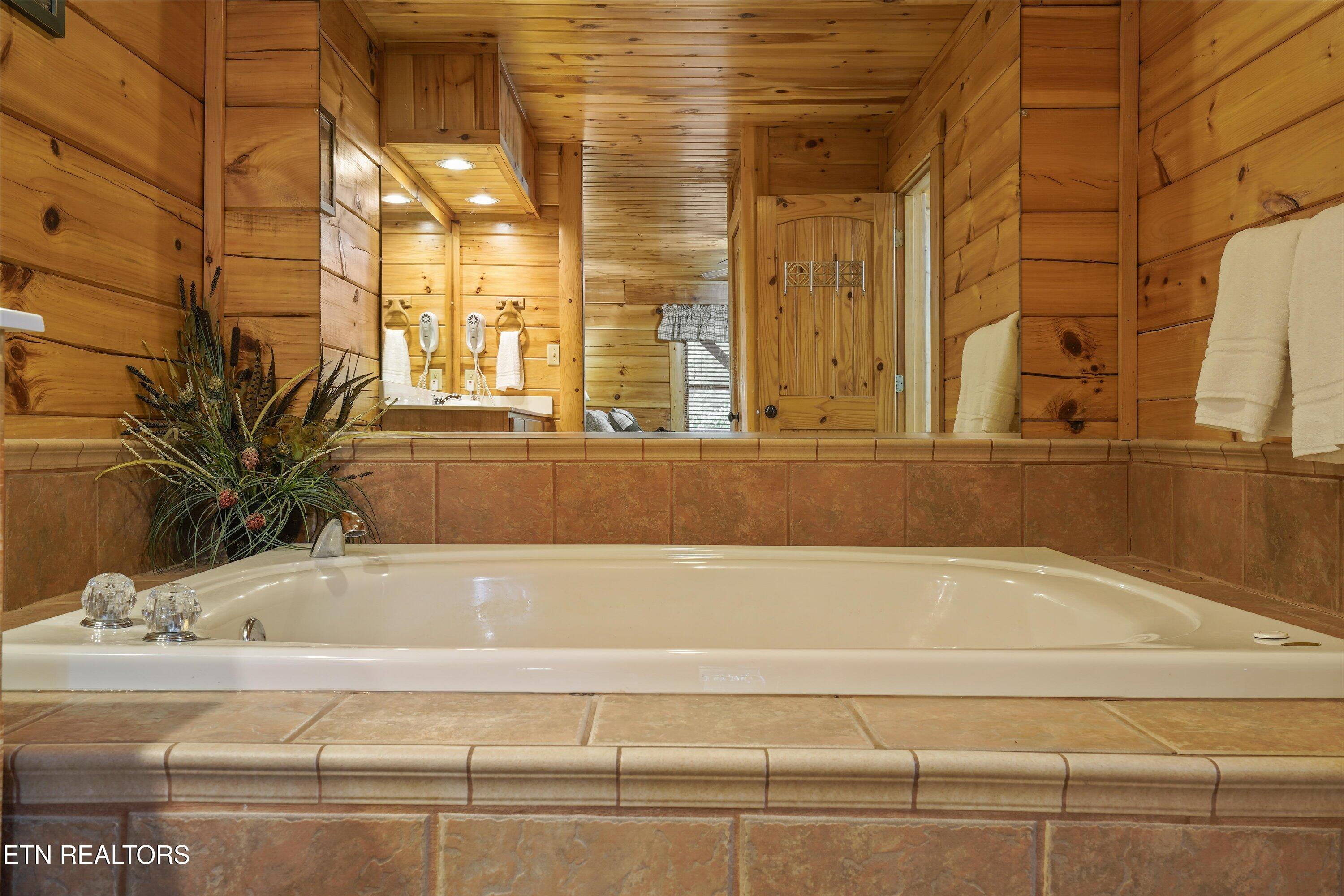 1339 Zachary Thomas Lane Sevierville TN 37876