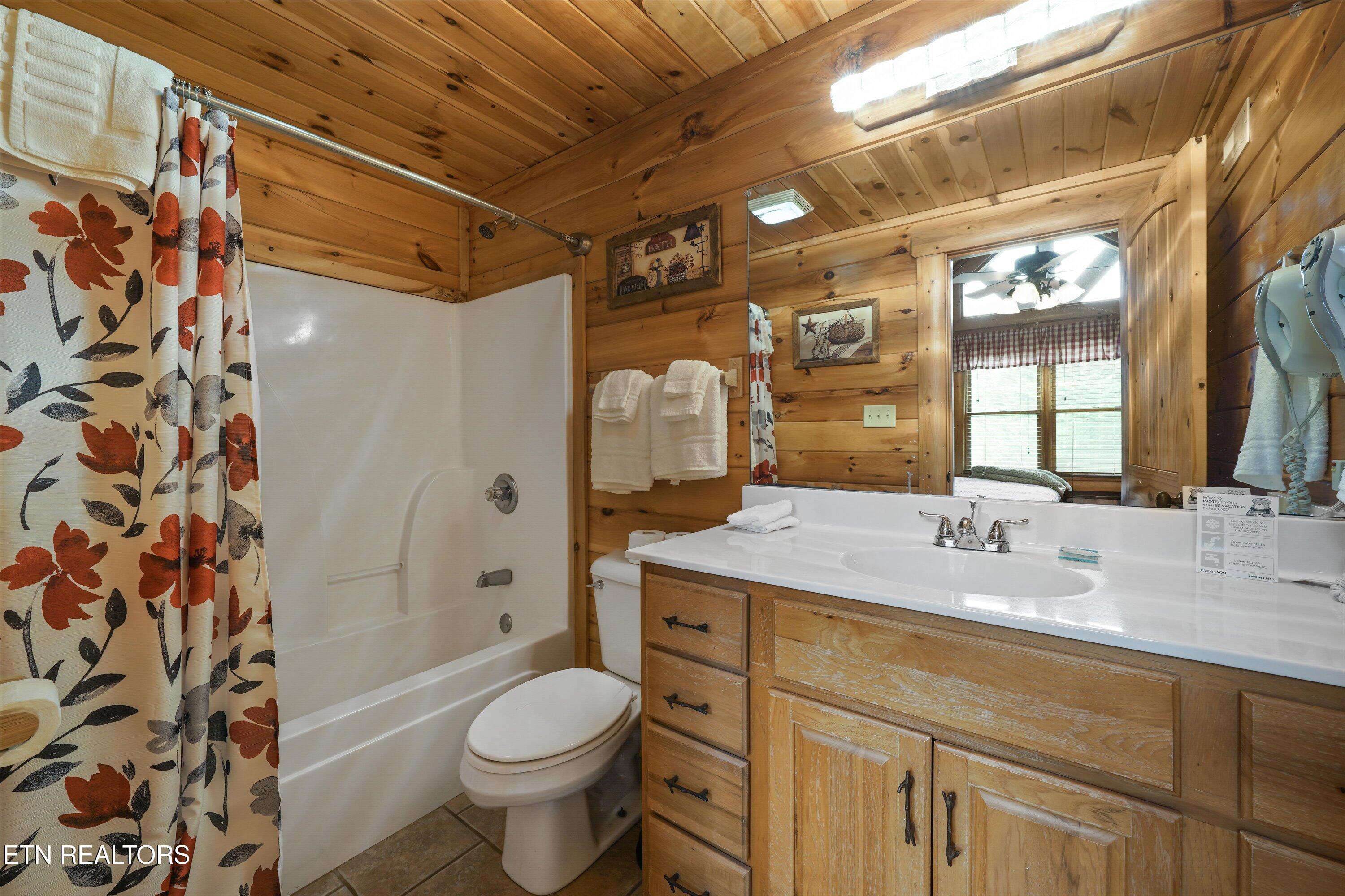 1339 Zachary Thomas Lane Sevierville TN 37876