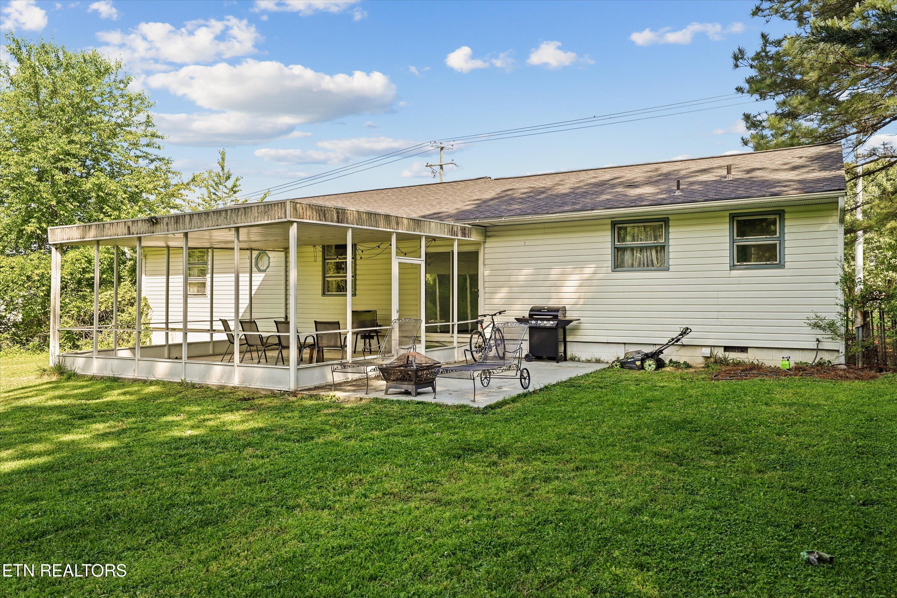 3322 Cunningham Road Knoxville TN 37918