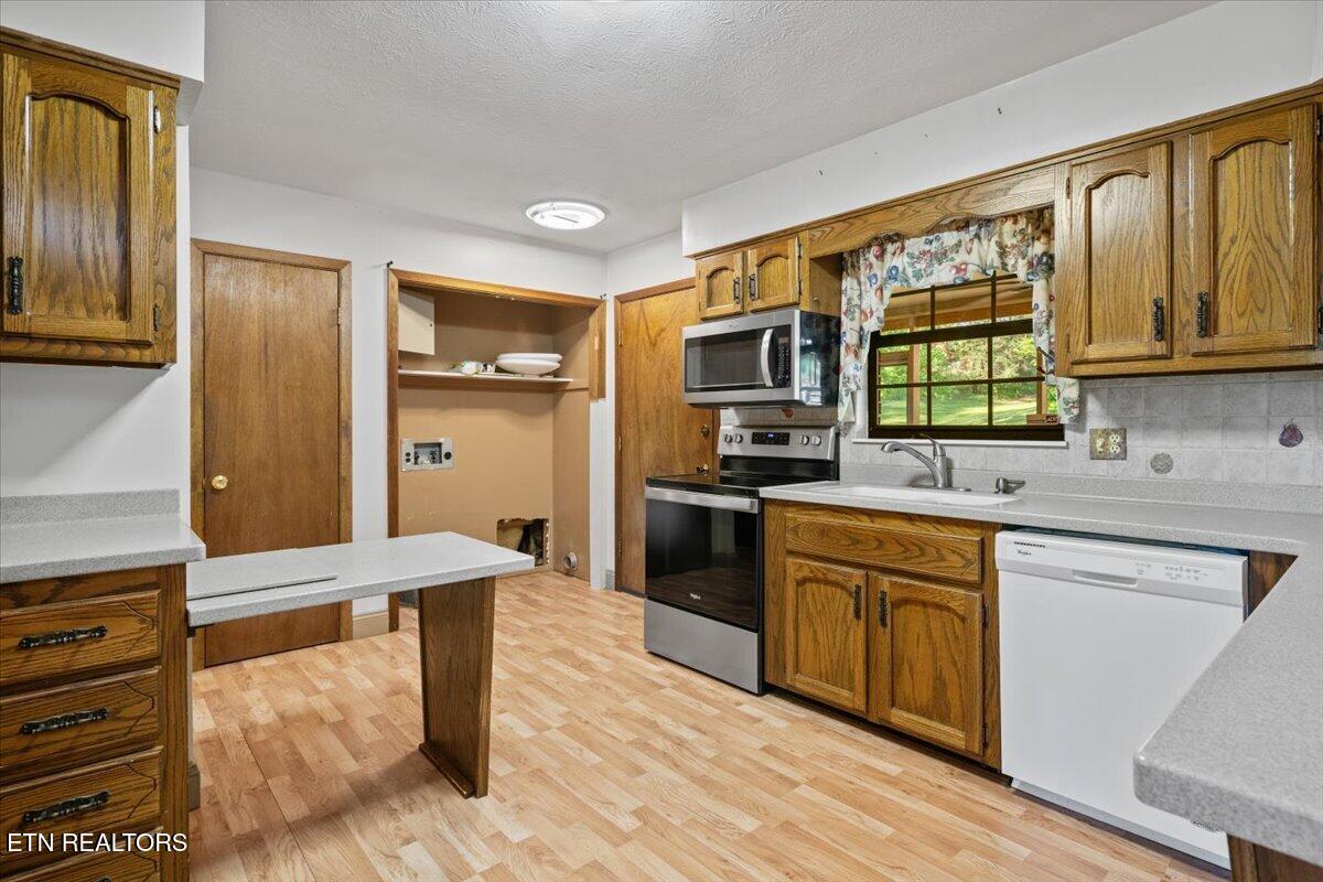 176 Michael Lane Jacksboro TN 37757