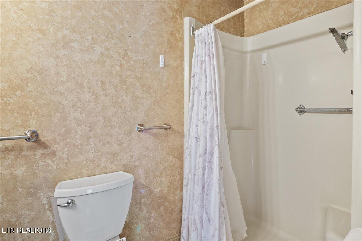 176 Michael Lane Jacksboro TN 37757