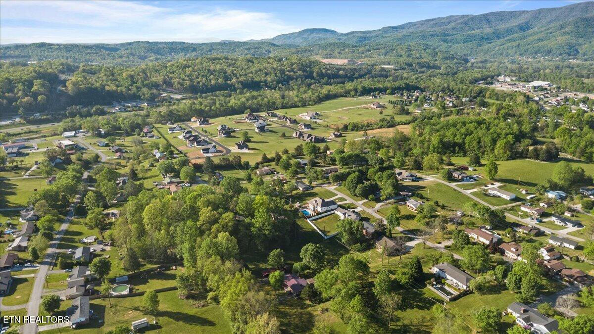 176 Michael Lane Jacksboro TN 37757