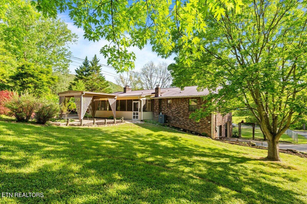 176 Michael Lane Jacksboro TN 37757