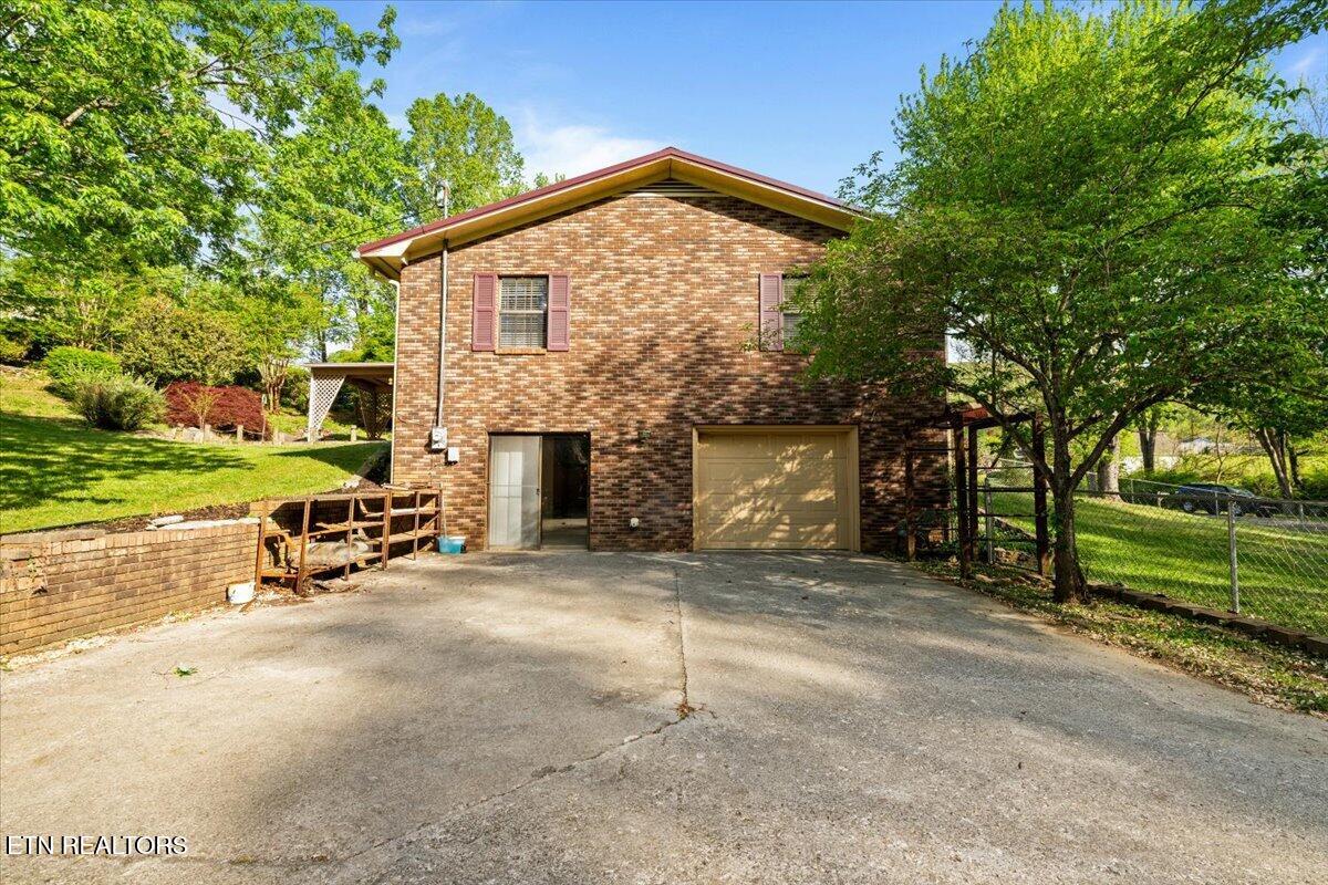 176 Michael Lane Jacksboro TN 37757