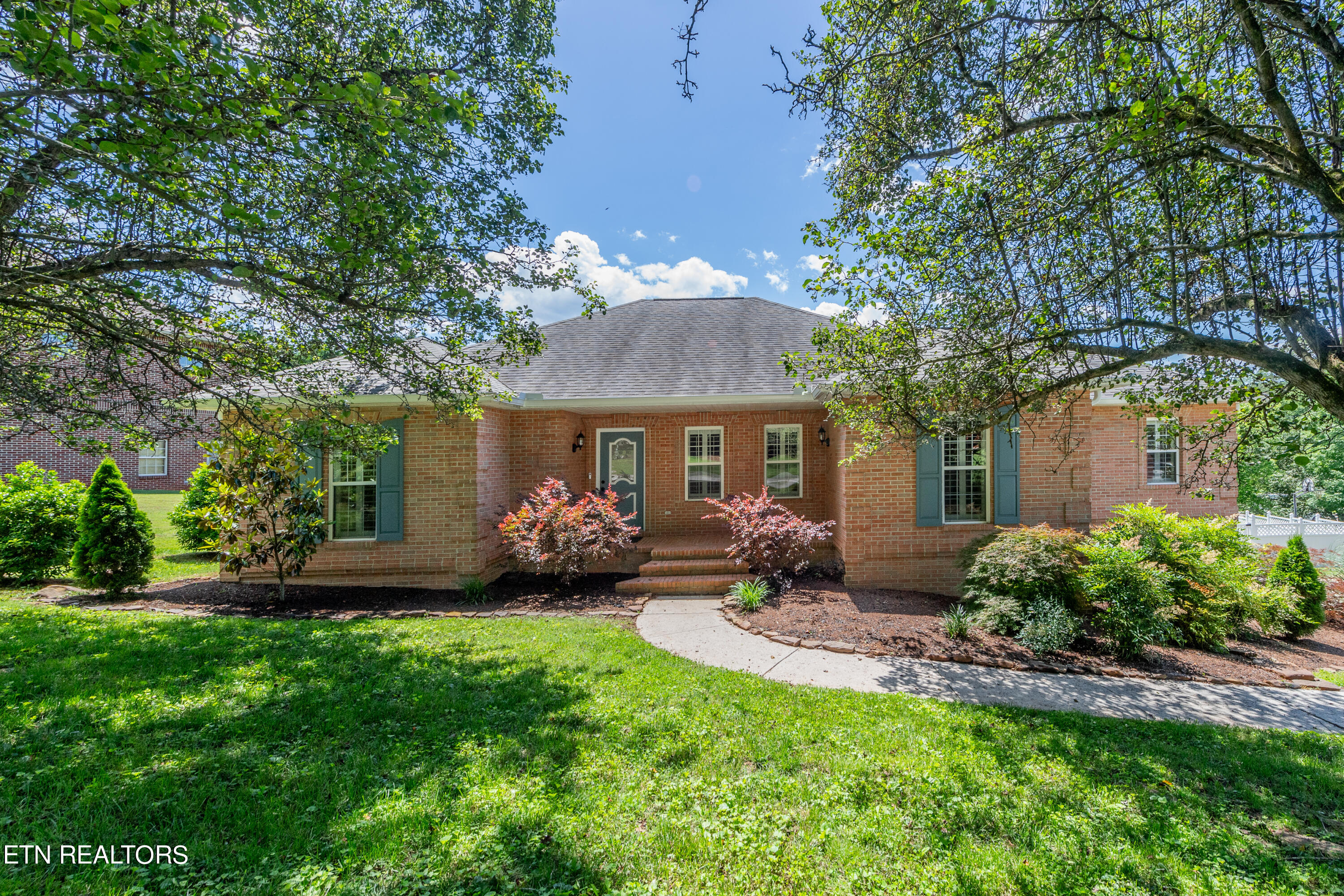 1244 River Oaks Drive Kingston TN 37763