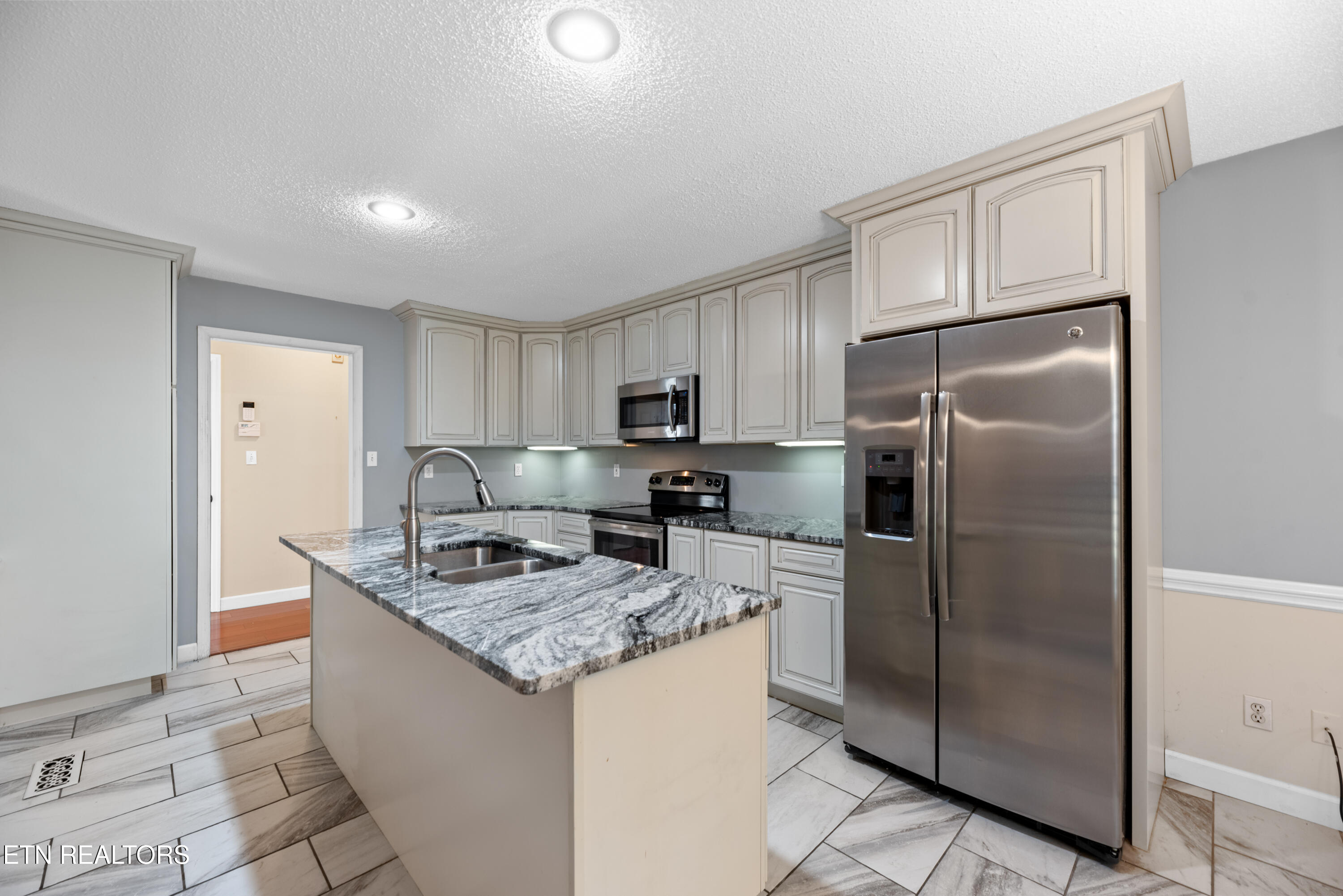 1244 River Oaks Drive Kingston TN 37763