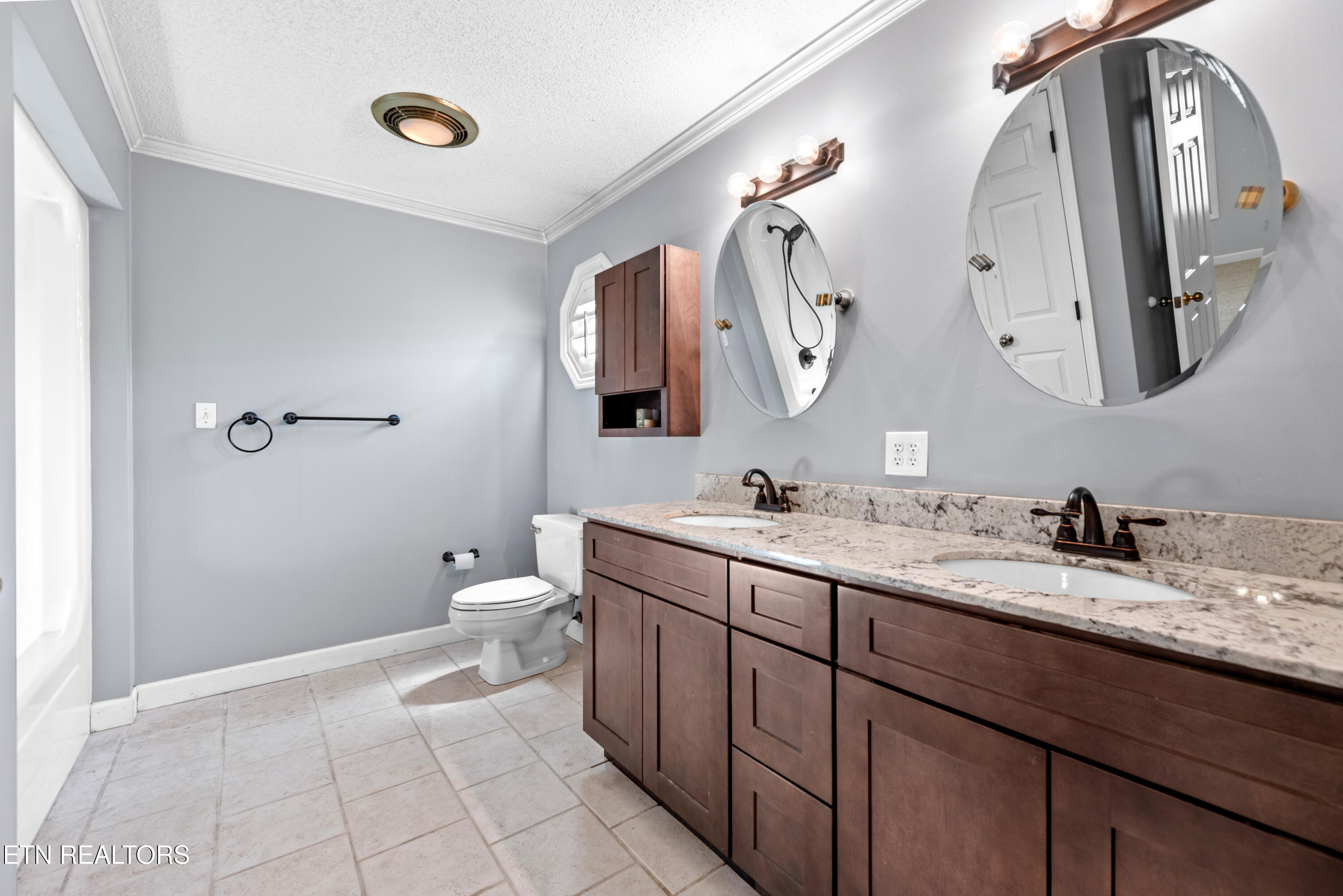 1244 River Oaks Drive Kingston TN 37763