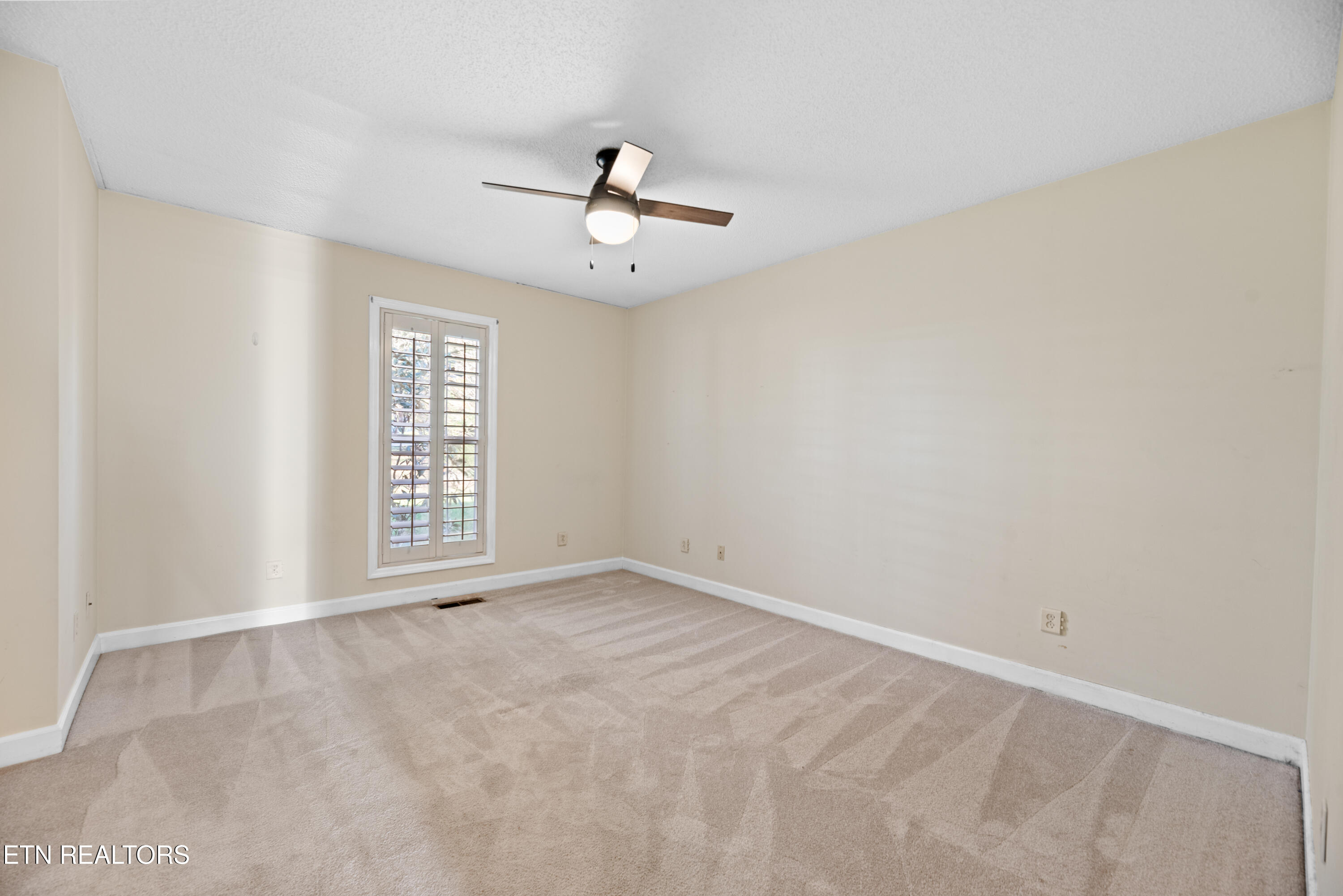 1244 River Oaks Drive Kingston TN 37763