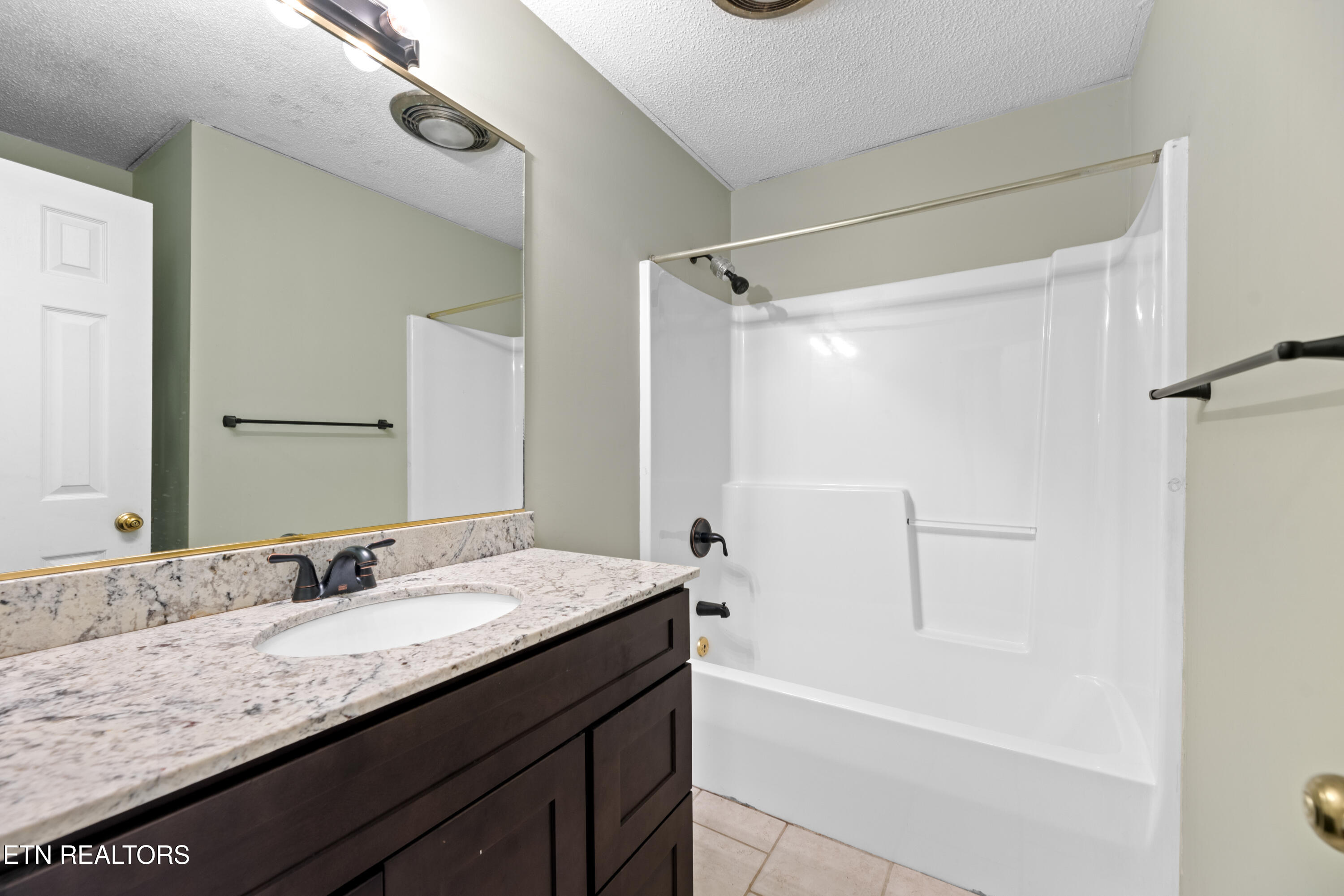1244 River Oaks Drive Kingston TN 37763