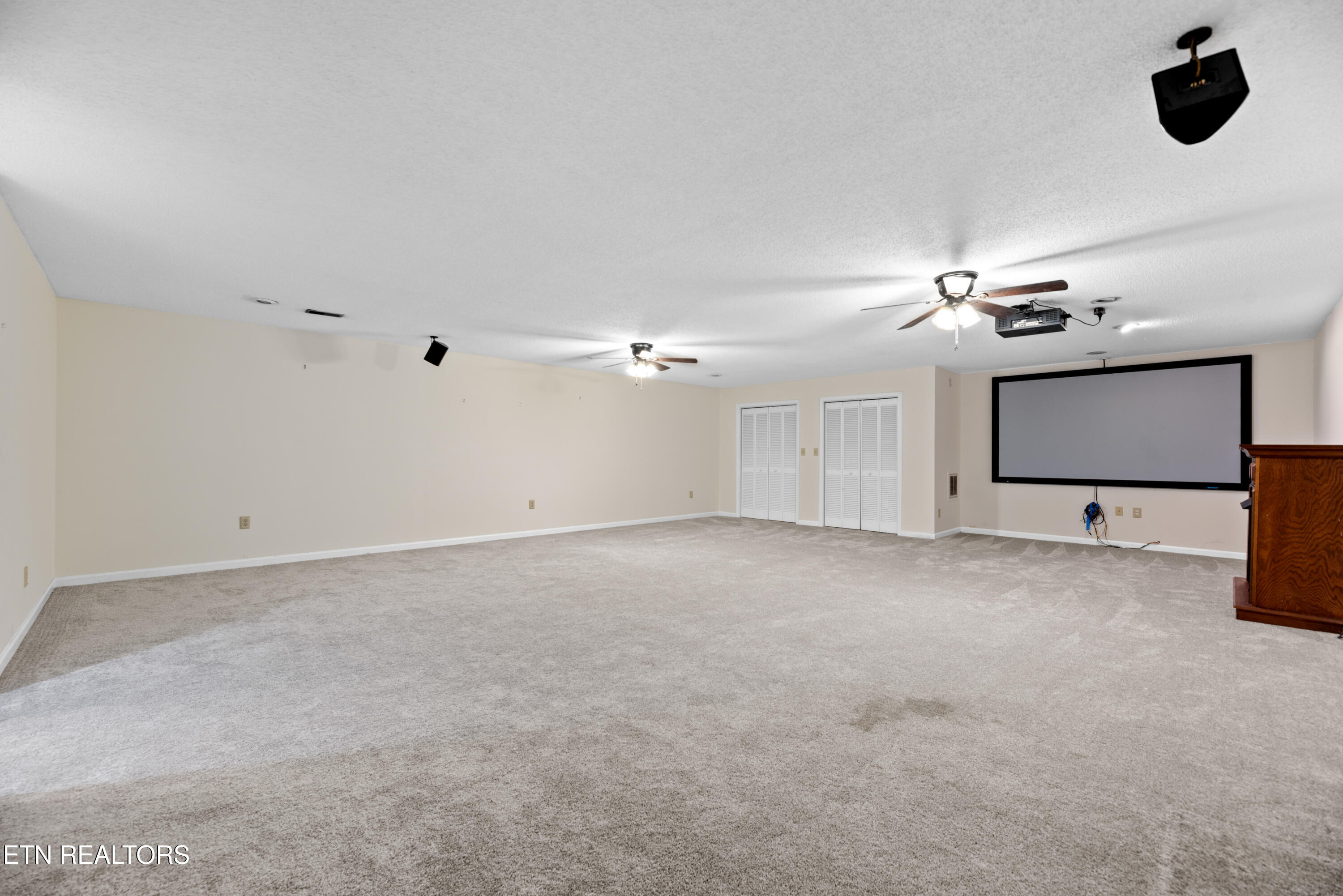 1244 River Oaks Drive Kingston TN 37763