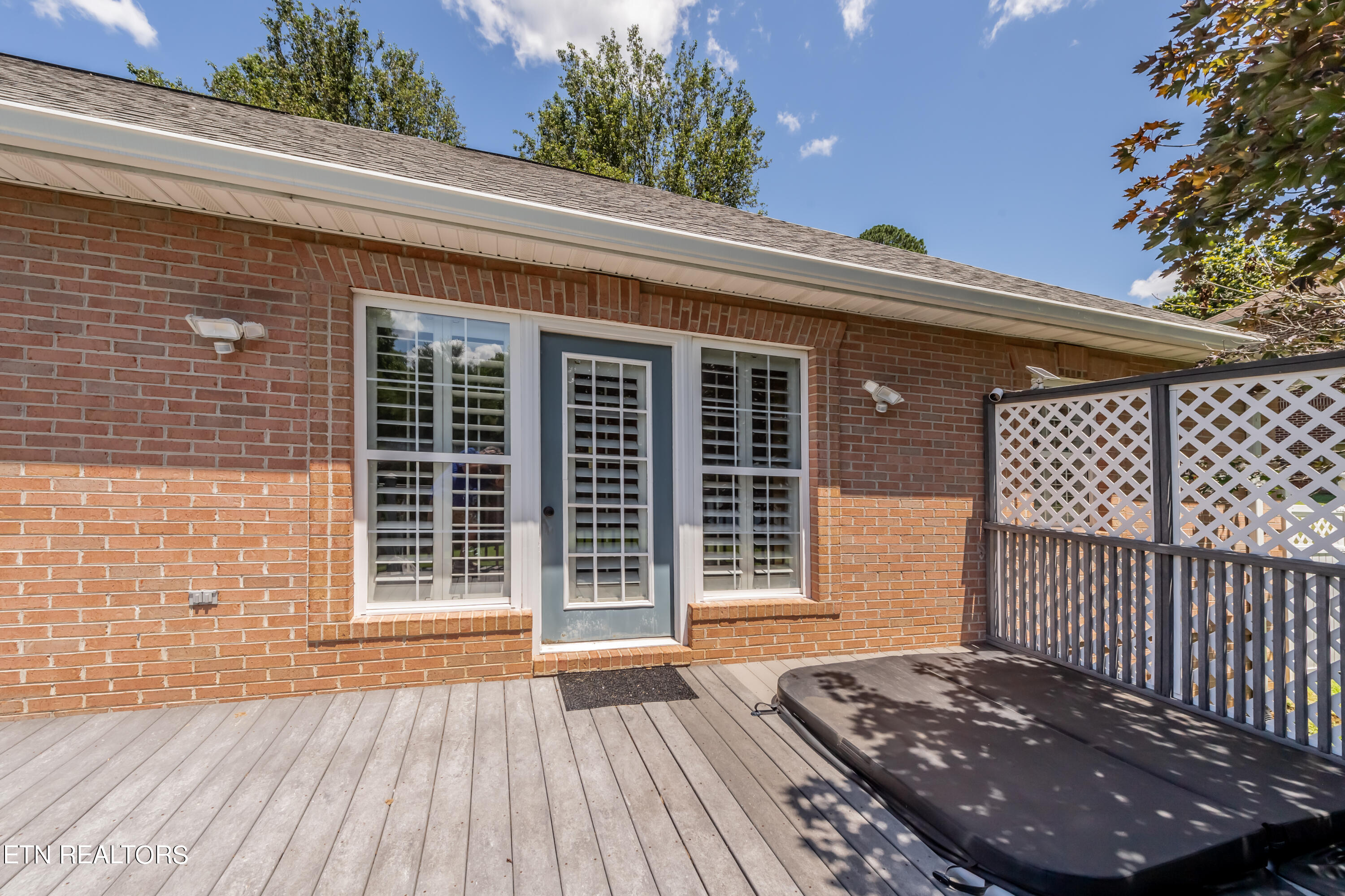 1244 River Oaks Drive Kingston TN 37763