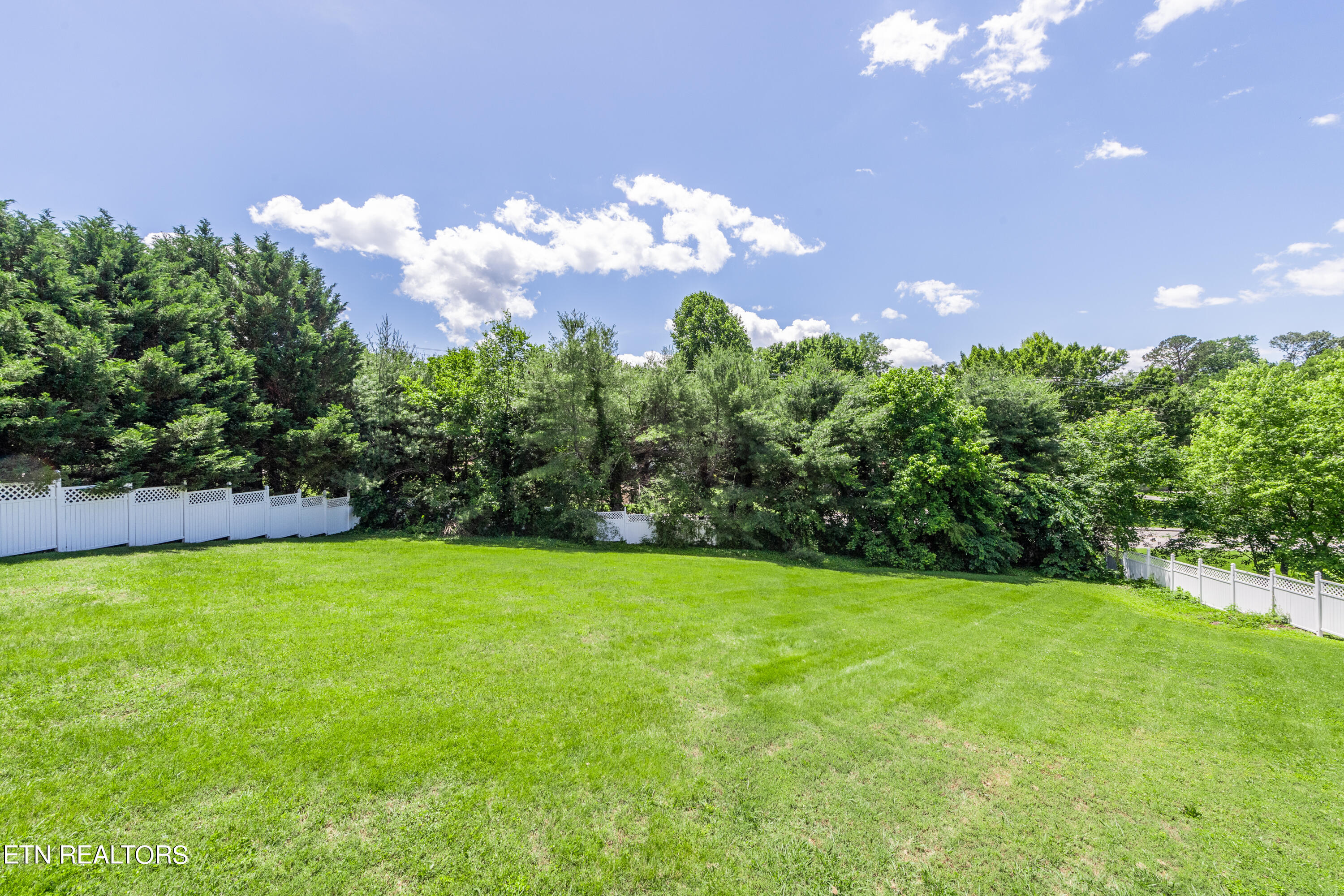 1244 River Oaks Drive Kingston TN 37763