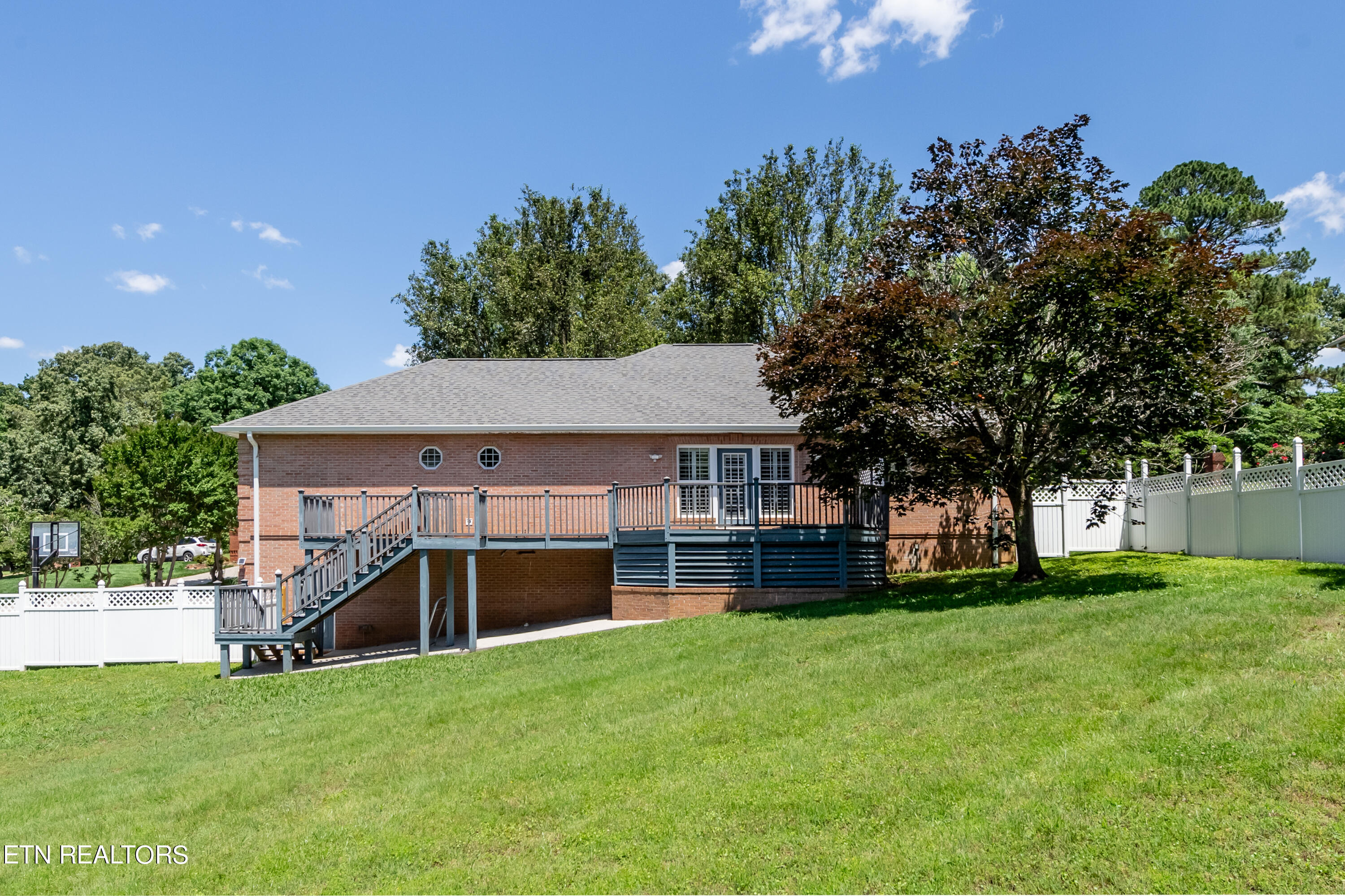 1244 River Oaks Drive Kingston TN 37763