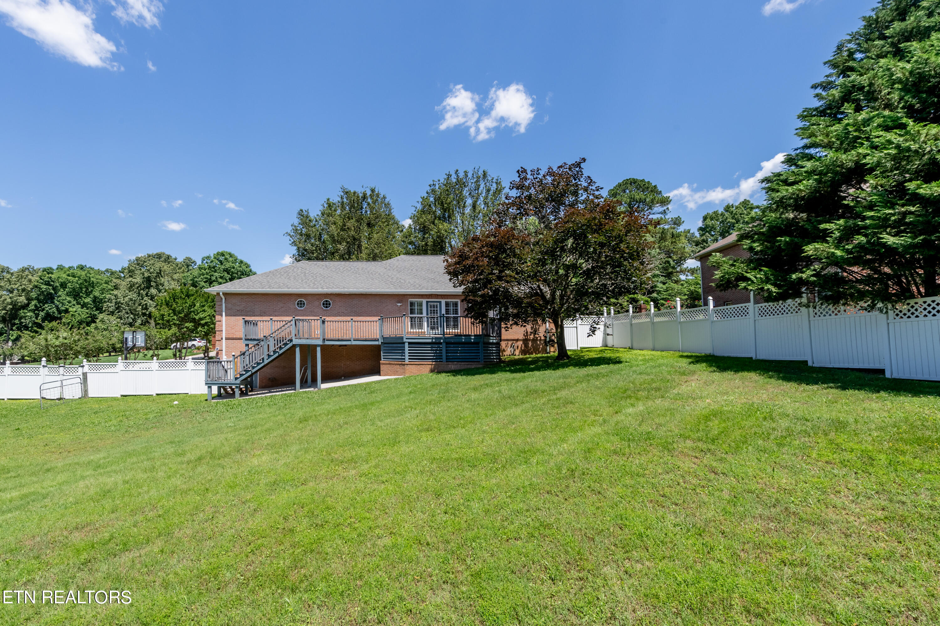 1244 River Oaks Drive Kingston TN 37763