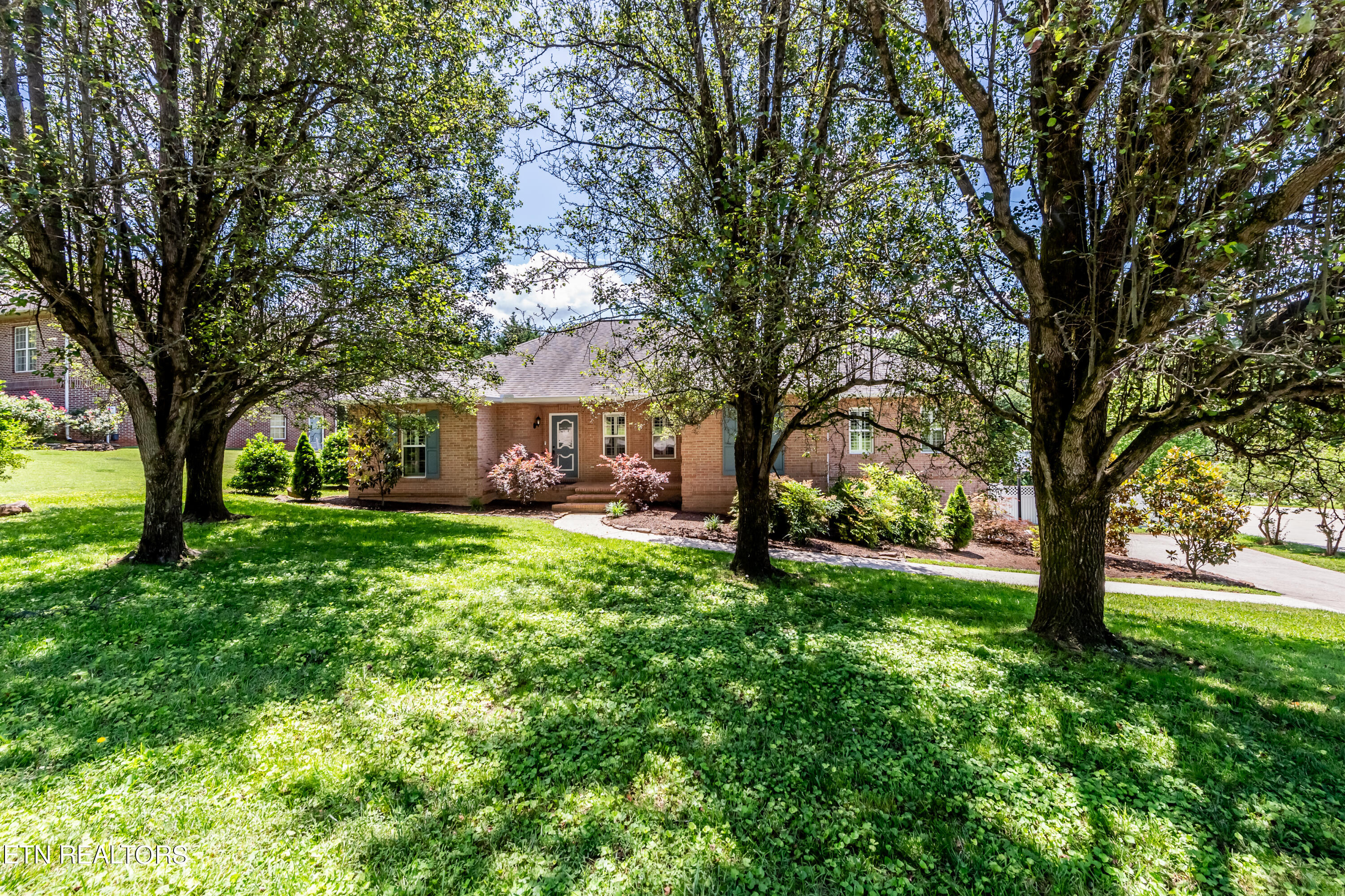 1244 River Oaks Drive Kingston TN 37763