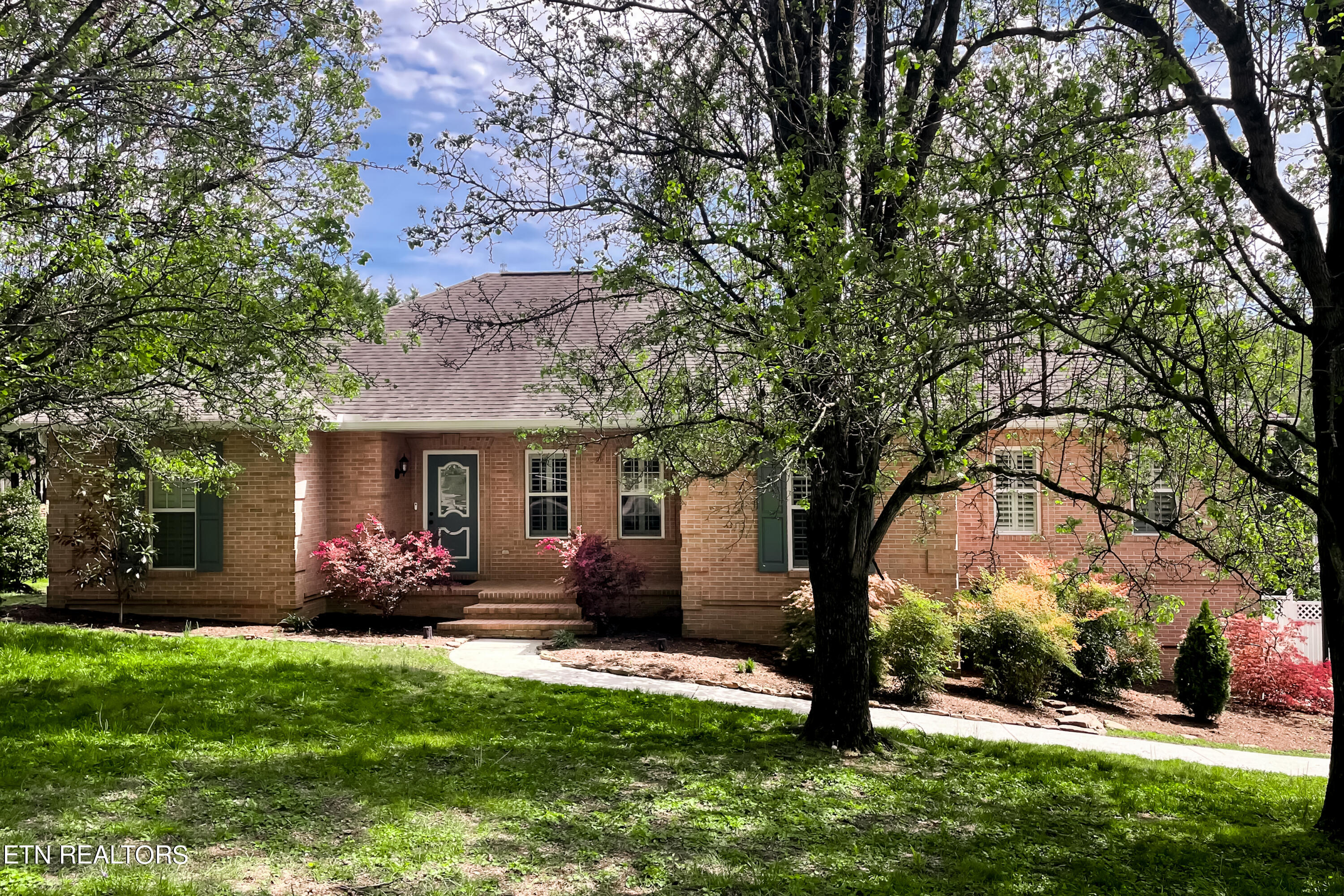 1244 River Oaks Drive Kingston TN 37763