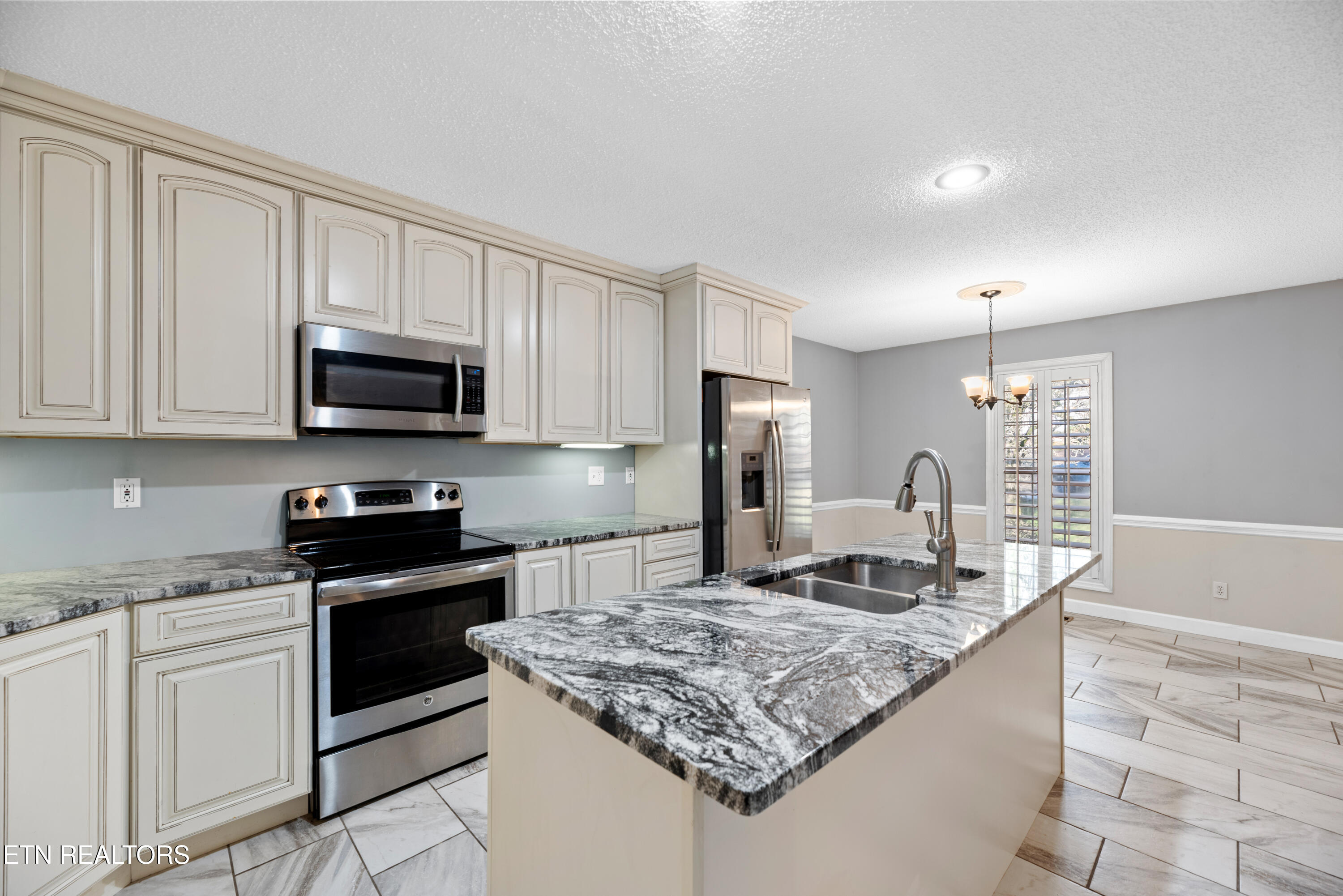1244 River Oaks Drive Kingston TN 37763