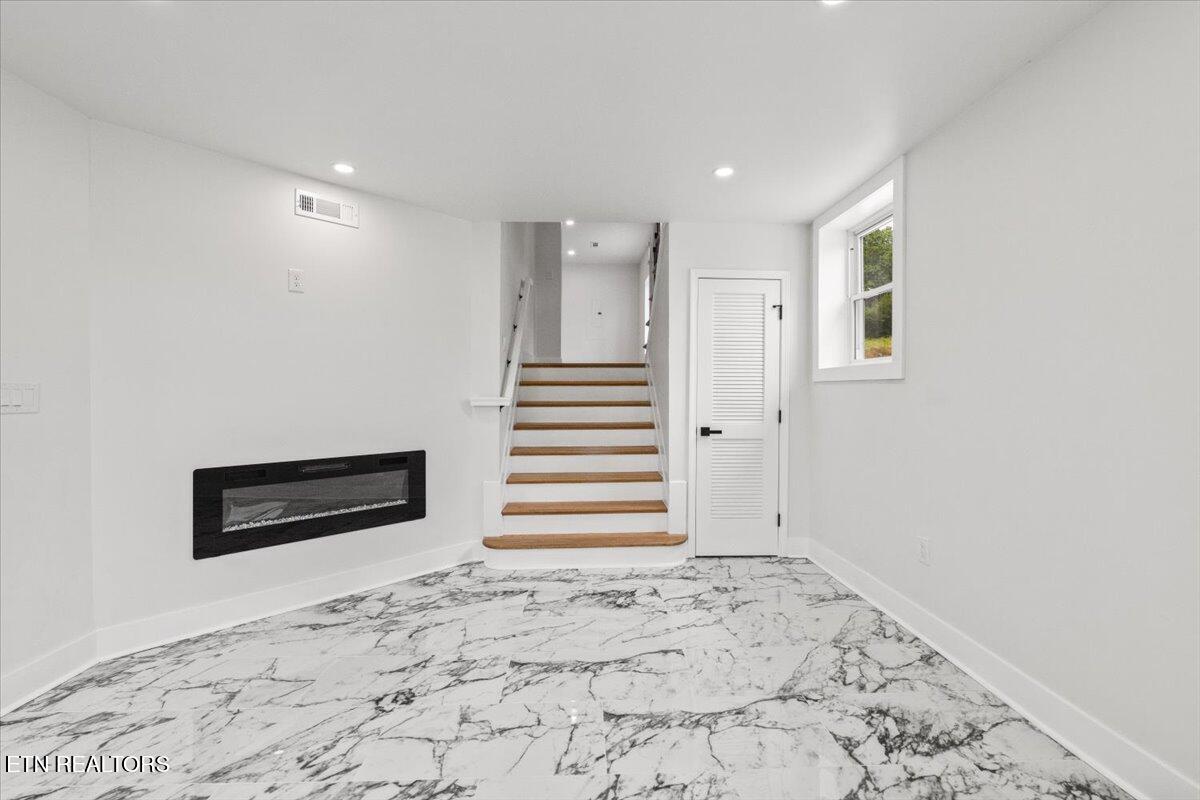 219 Reba Avenue Harriman TN 37748
