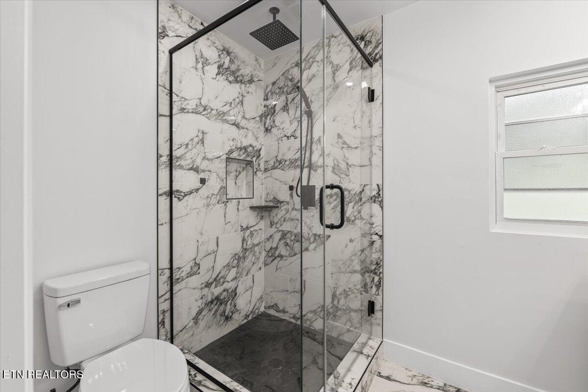 219 Reba Avenue Harriman TN 37748