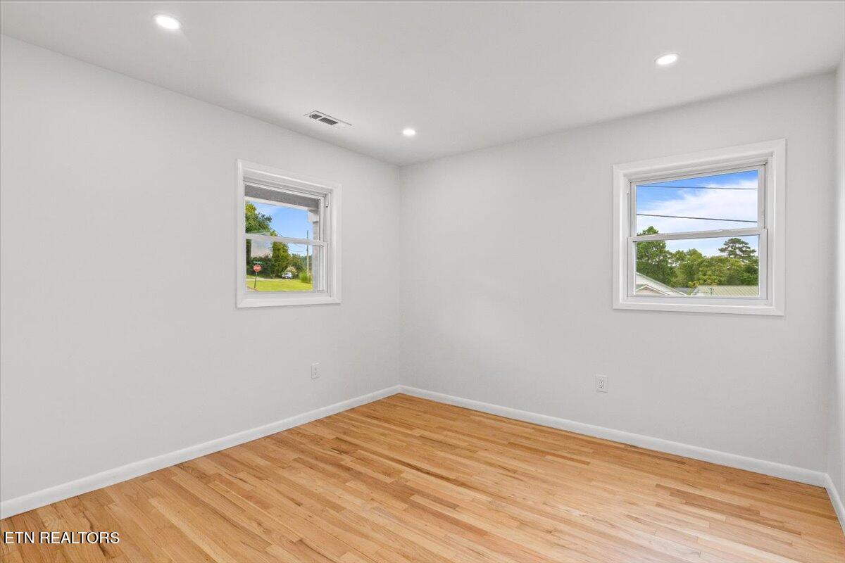219 Reba Avenue Harriman TN 37748