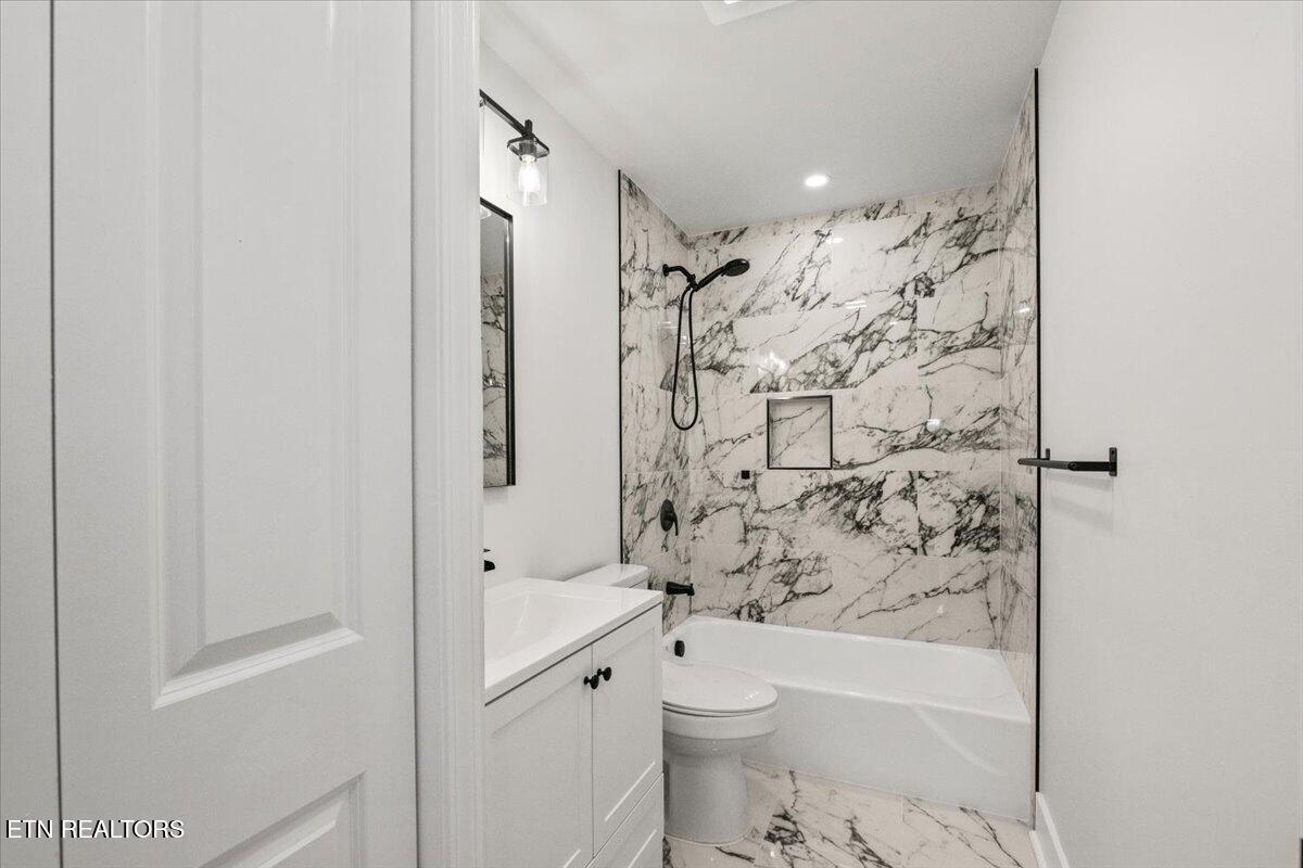 219 Reba Avenue Harriman TN 37748