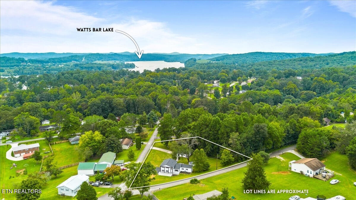 219 Reba Avenue Harriman TN 37748