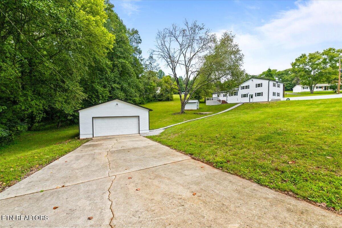 219 Reba Avenue Harriman TN 37748
