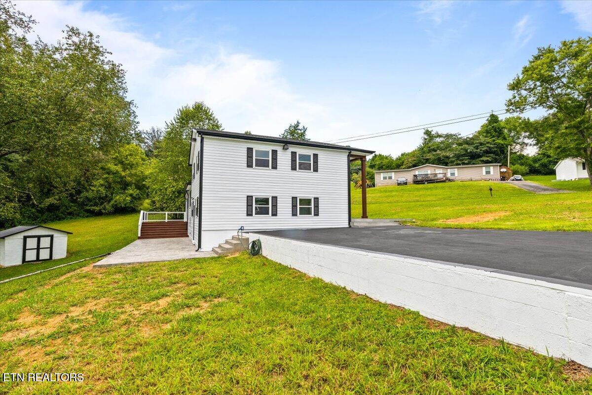 219 Reba Avenue Harriman TN 37748