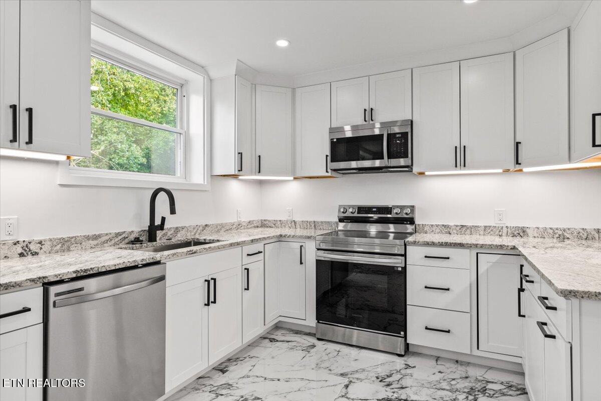 219 Reba Avenue Harriman TN 37748